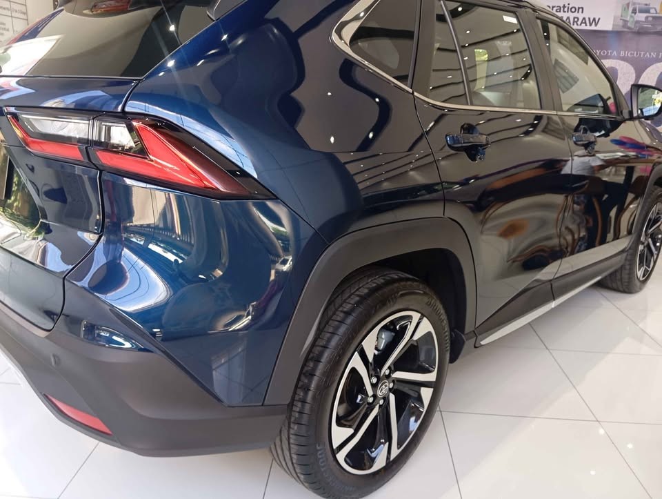 2027 TOYOTA YARIS CROSS SUV V 1.5 2WD AT Blue image 5