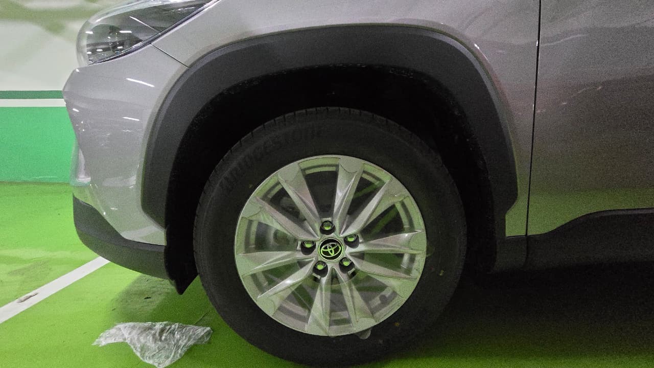 2027 TOYOTA COROLLA CROSS SUV G 1.8 2WD AT Silver image 11