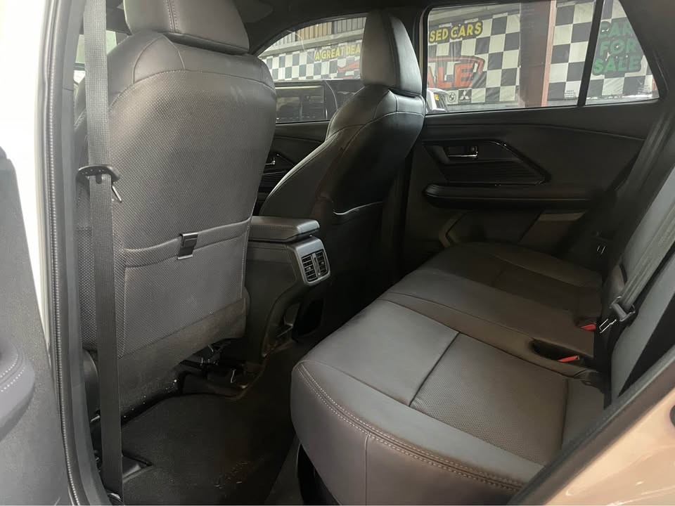 2027 TOYOTA YARIS CROSS SUV S HEV 1.5 2WD AT White (A-610) image 7