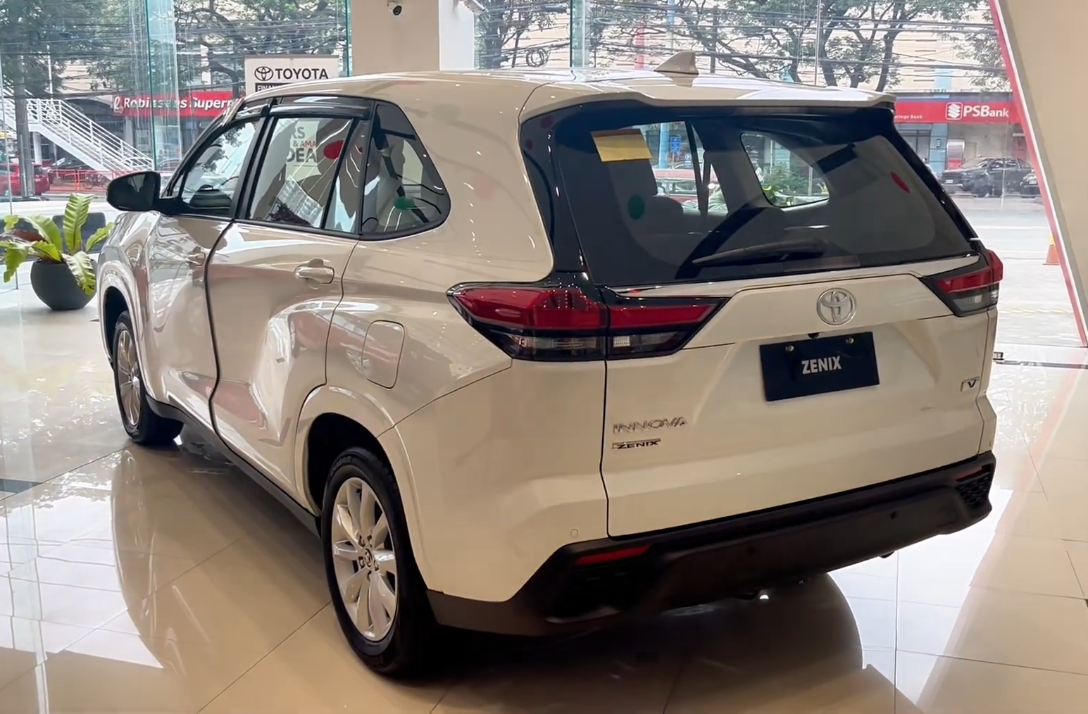 2027 TOYOTA ZENIX MPV V 2.0 2WD CVT White image 3