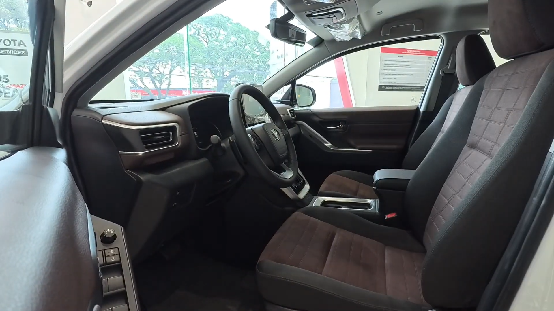 2027 TOYOTA ZENIX MPV V 2.0 2WD CVT White image 11
