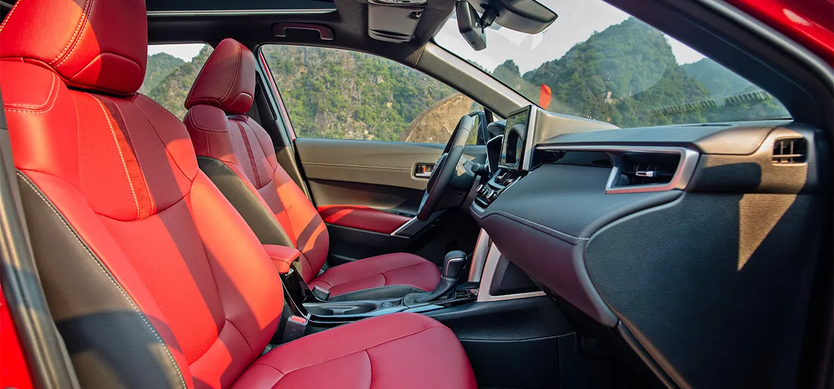 2027 TOYOTA COROLLA CROSS SUV PETROL 1.8 2WD CVT Red image 4