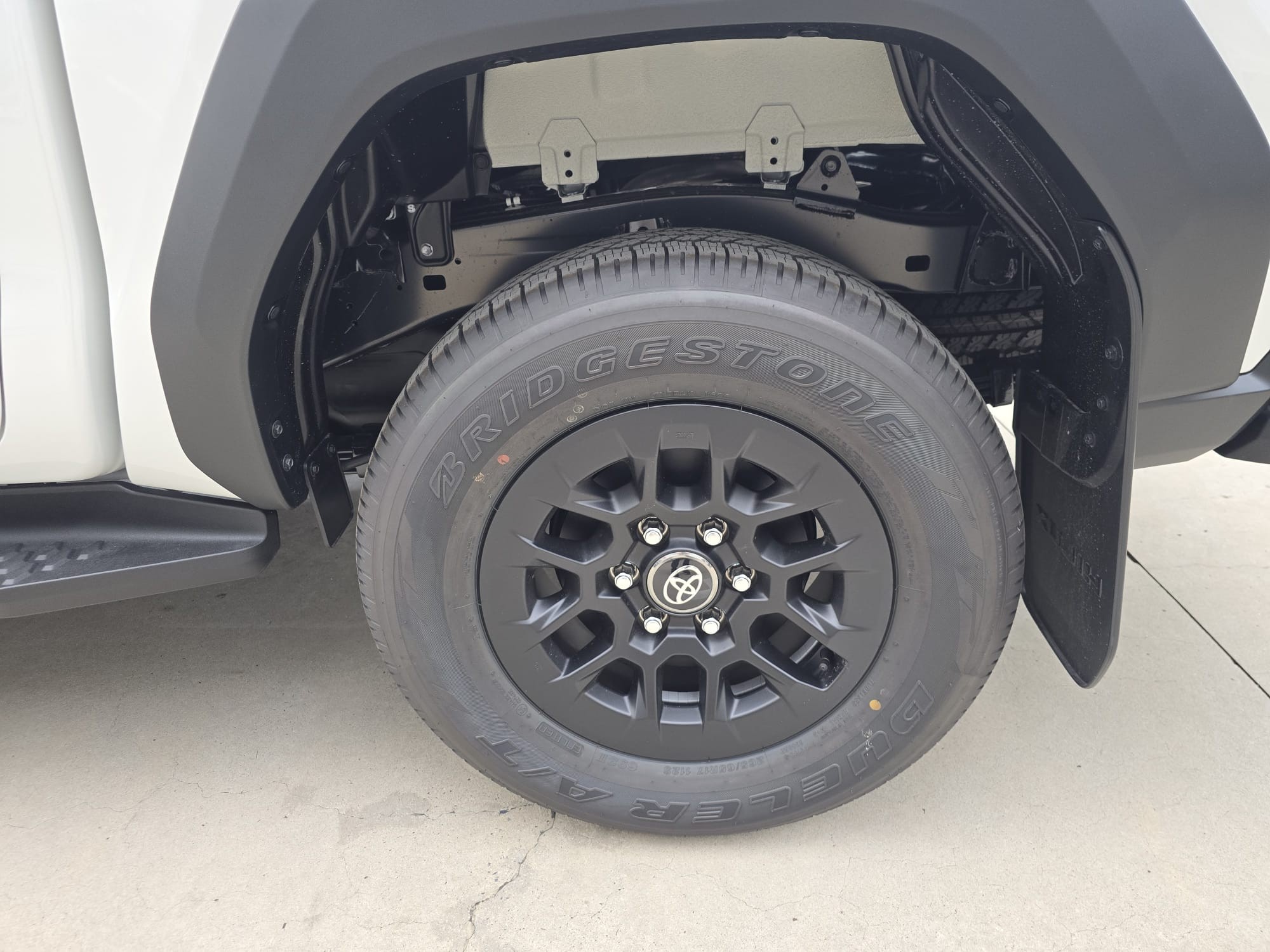 2027 TOYOTA HILUX DOUBLE CAB PRO 2.8 2WD AT White (Z-1385) image 9