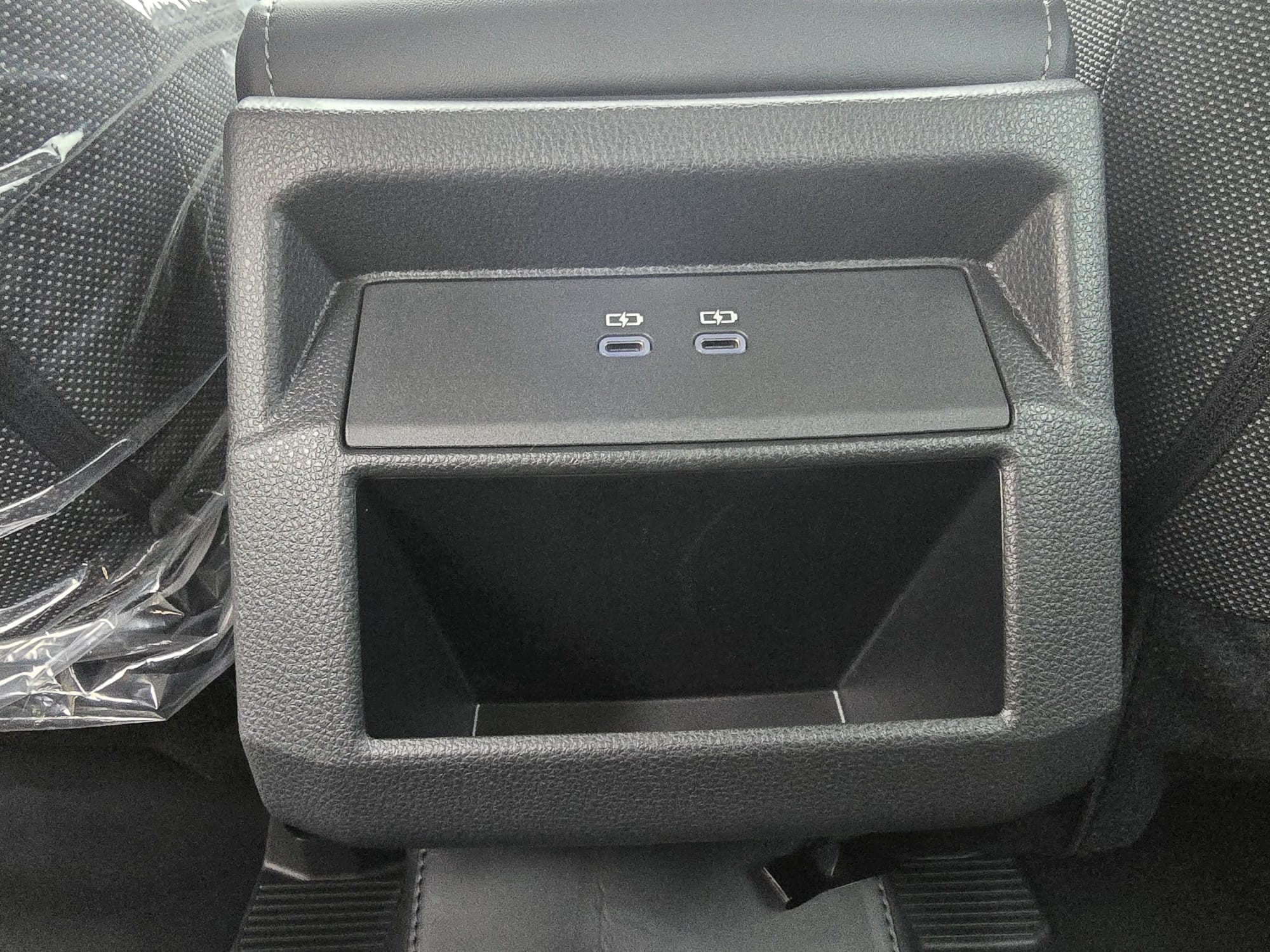 2027 TOYOTA HILUX DOUBLE CAB PRO 2.8 2WD AT White (Z-1385) image 35
