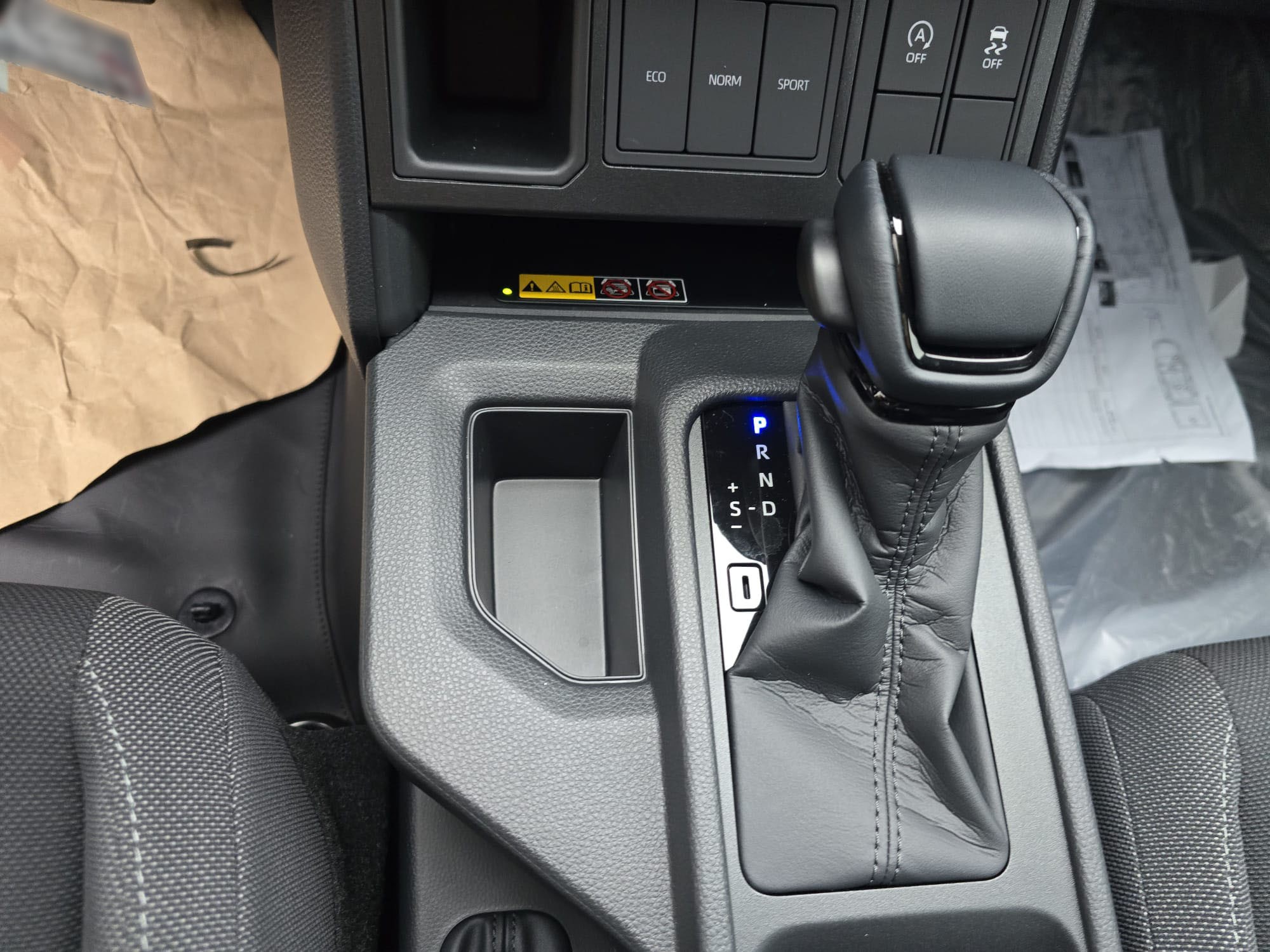 2027 TOYOTA HILUX DOUBLE CAB PRO 2.8 2WD AT White (Z-1385) image 39