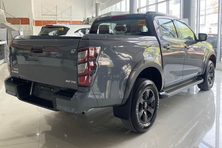 2027 ISUZU D-MAX DOUBLE CAB LS-A 3.0 2WD AT Gray image 7