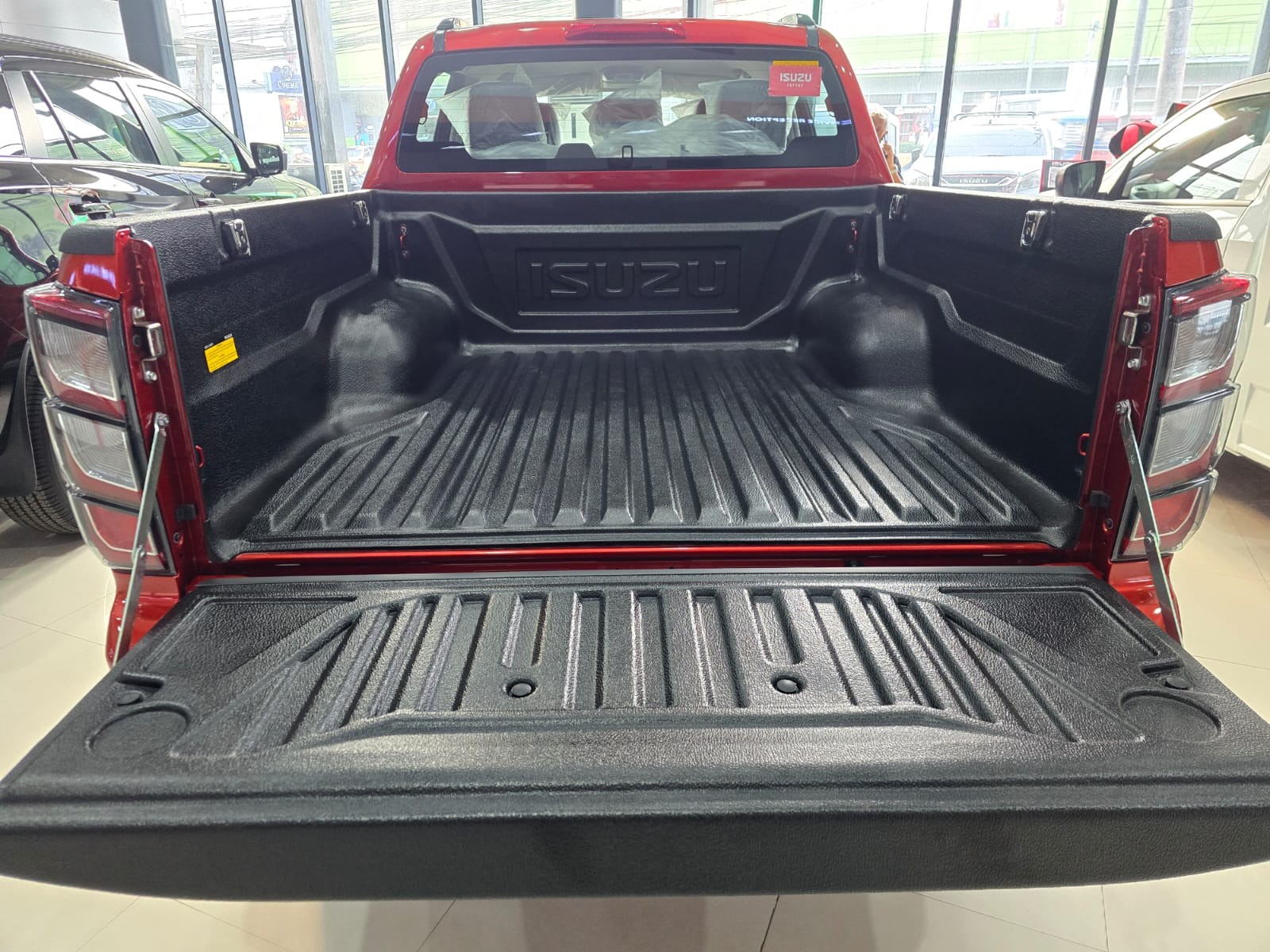 2027 ISUZU D-MAX DOUBLE CAB LS-A 3.0 2WD AT Red image 25