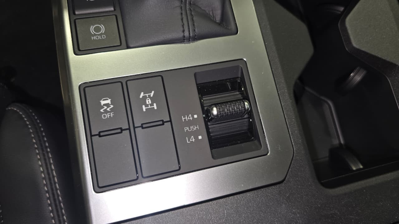 2027 TOYOTA LAND CRUISER PRADO SUV 2.4 4WD AT White (A-673) image 25
