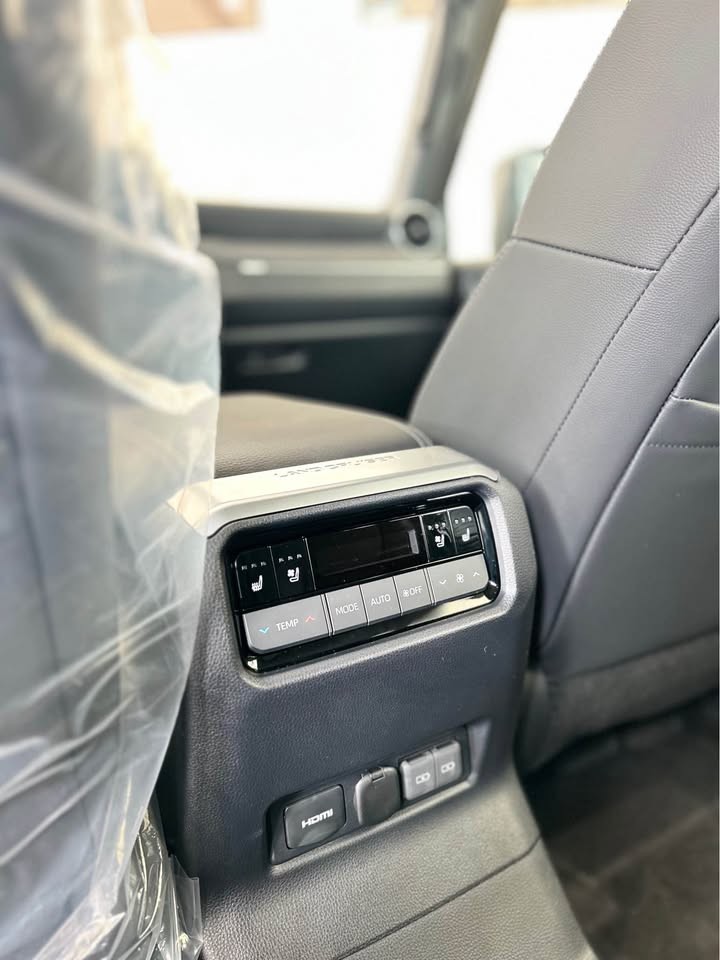 2027 TOYOTA LAND CRUISER PRADO SUV 2.4 4WD AT Black image 7