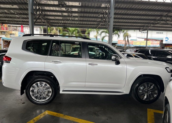 2027 TOYOTA LAND CRUISER SUV ZX 3.3 4WD AT White (K-0609) image 5