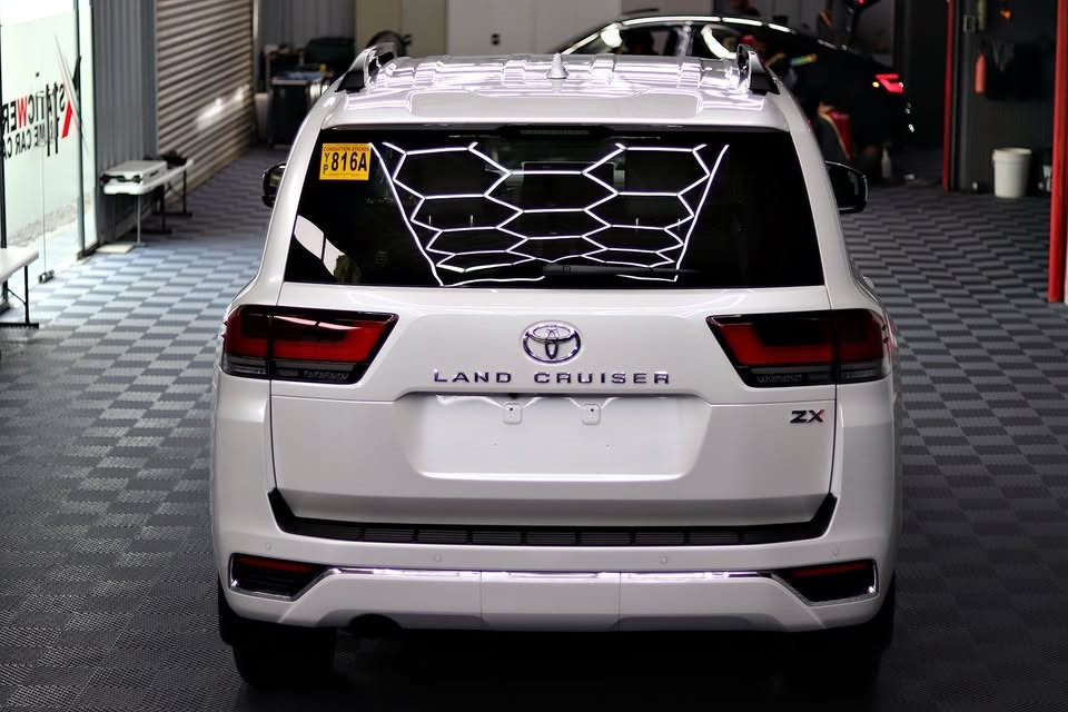 2027 TOYOTA LAND CRUISER SUV ZX 3.3 4WD AT White (A-757) image 4