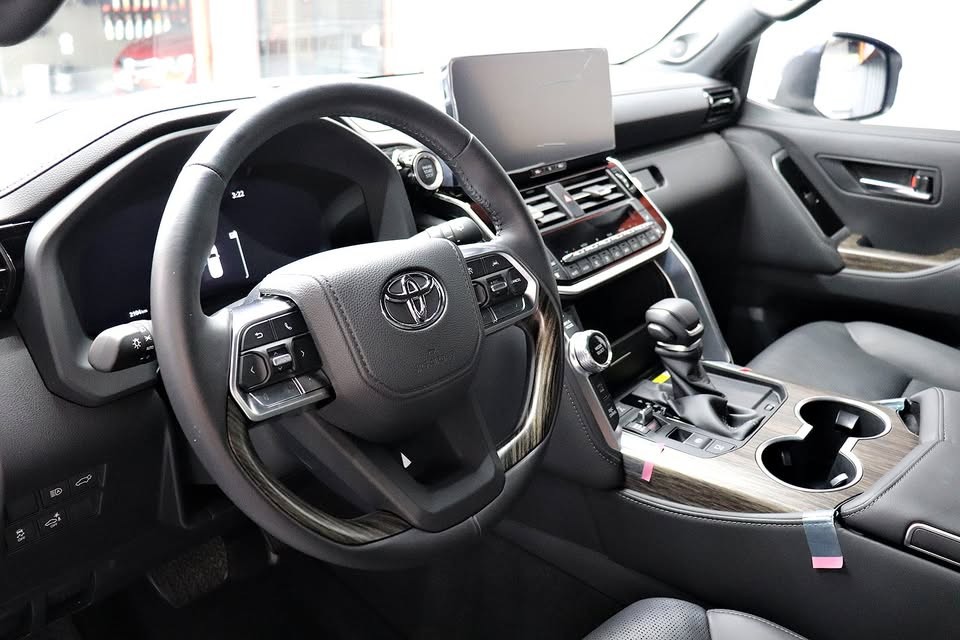 2027 TOYOTA LAND CRUISER SUV ZX 3.3 4WD AT White (A-757) image 13