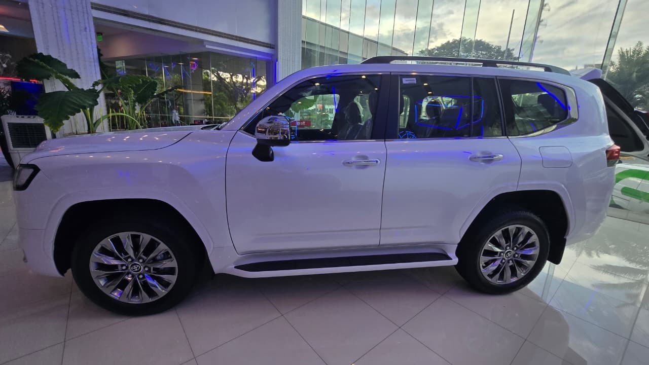 2027 TOYOTA LAND CRUISER SUV ZX 3.3 4WD AT White (Z-911) image 2
