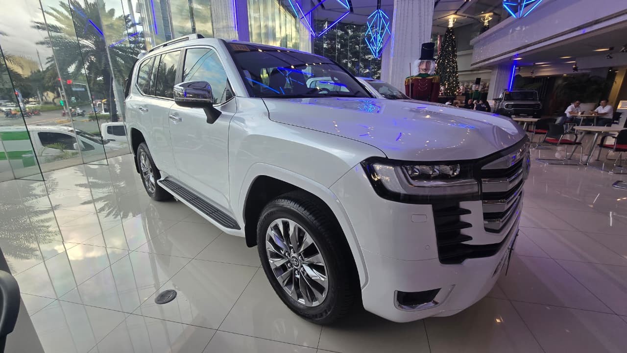2027 TOYOTA LAND CRUISER SUV ZX 3.3 4WD AT White (Z-911) image 8