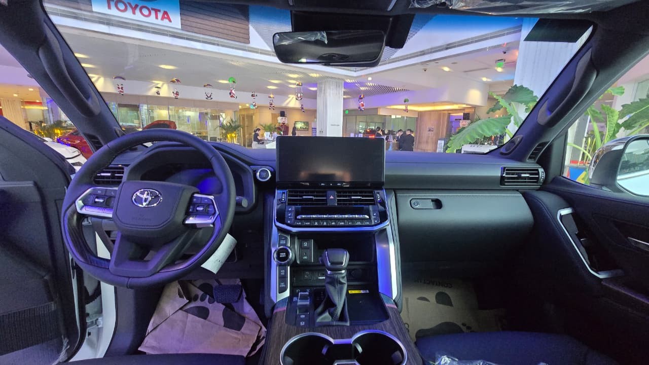 2027 TOYOTA LAND CRUISER SUV ZX 3.3 4WD AT White (Z-911) image 17