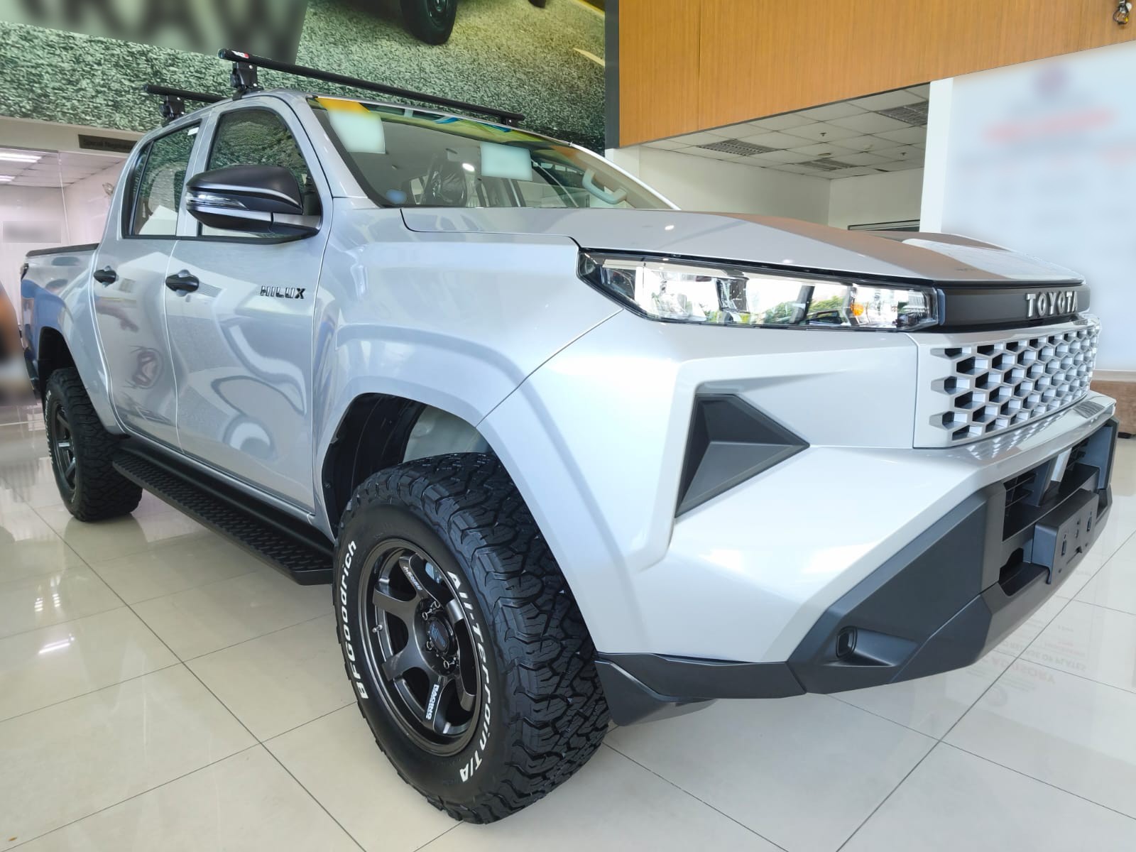 2026 TOYOTA HILUX DOUBLE CAB E 2.8 2WD AT White image 8