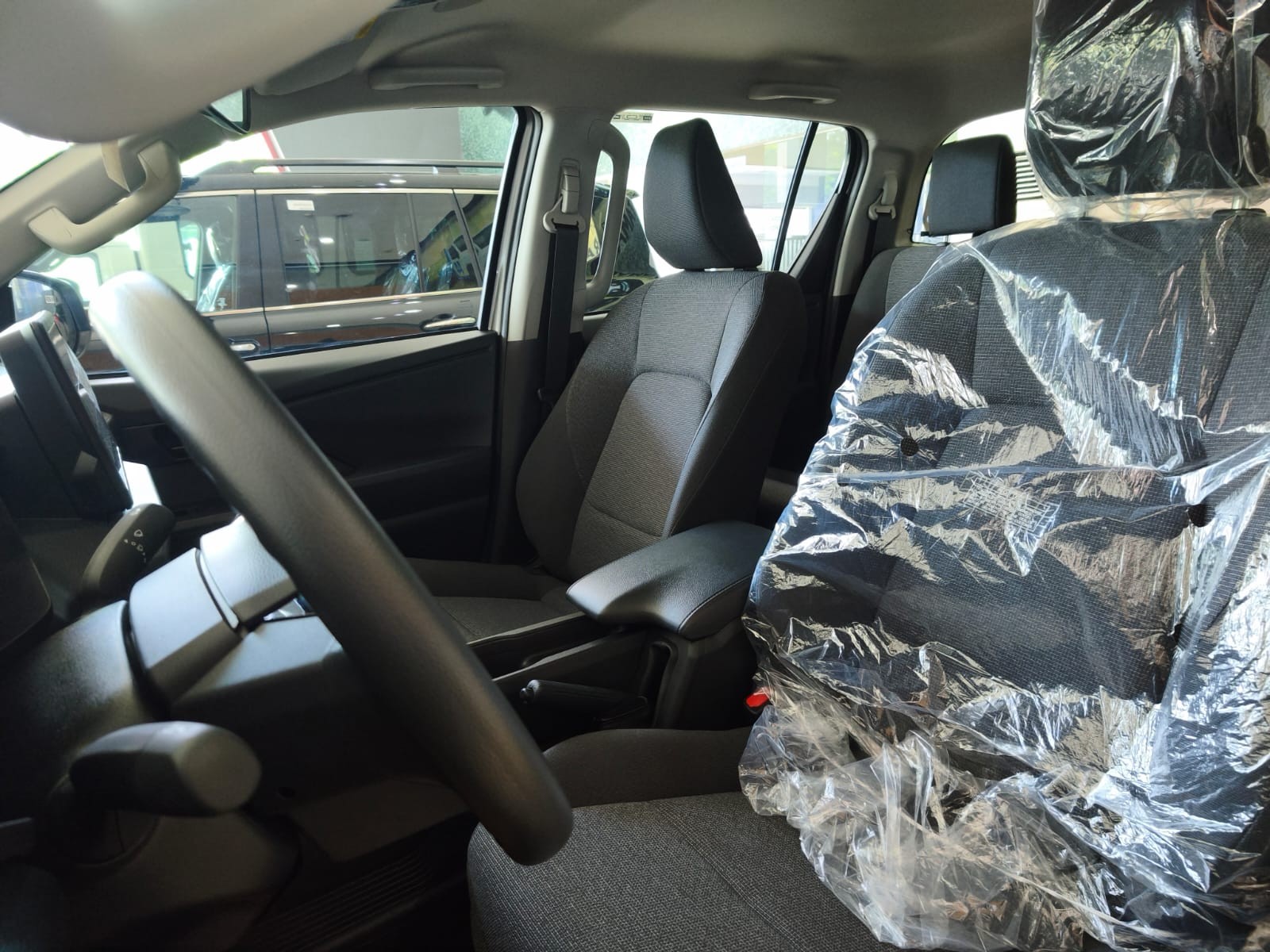 2026 TOYOTA HILUX DOUBLE CAB E 2.8 2WD AT White image 18