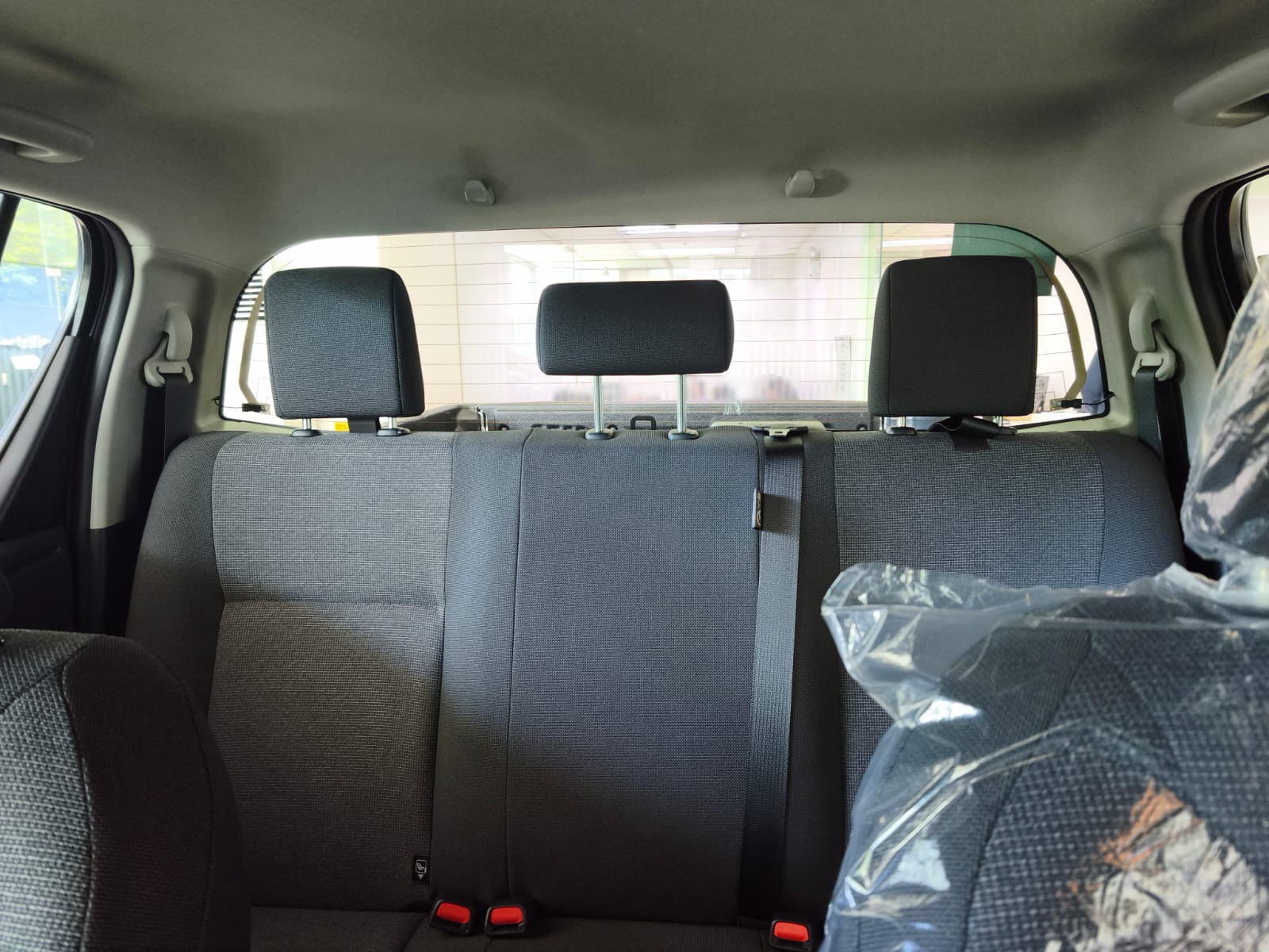 2026 TOYOTA HILUX DOUBLE CAB E 2.8 2WD AT White image 20
