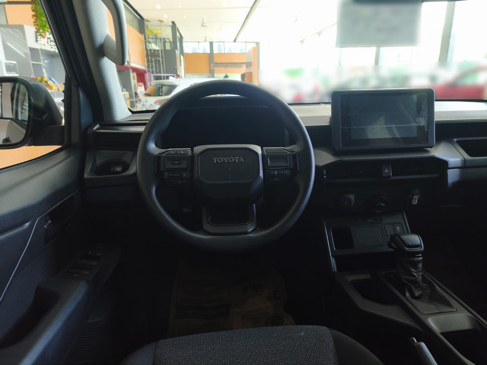 2026 TOYOTA HILUX DOUBLE CAB E 2.8 2WD AT White image 25