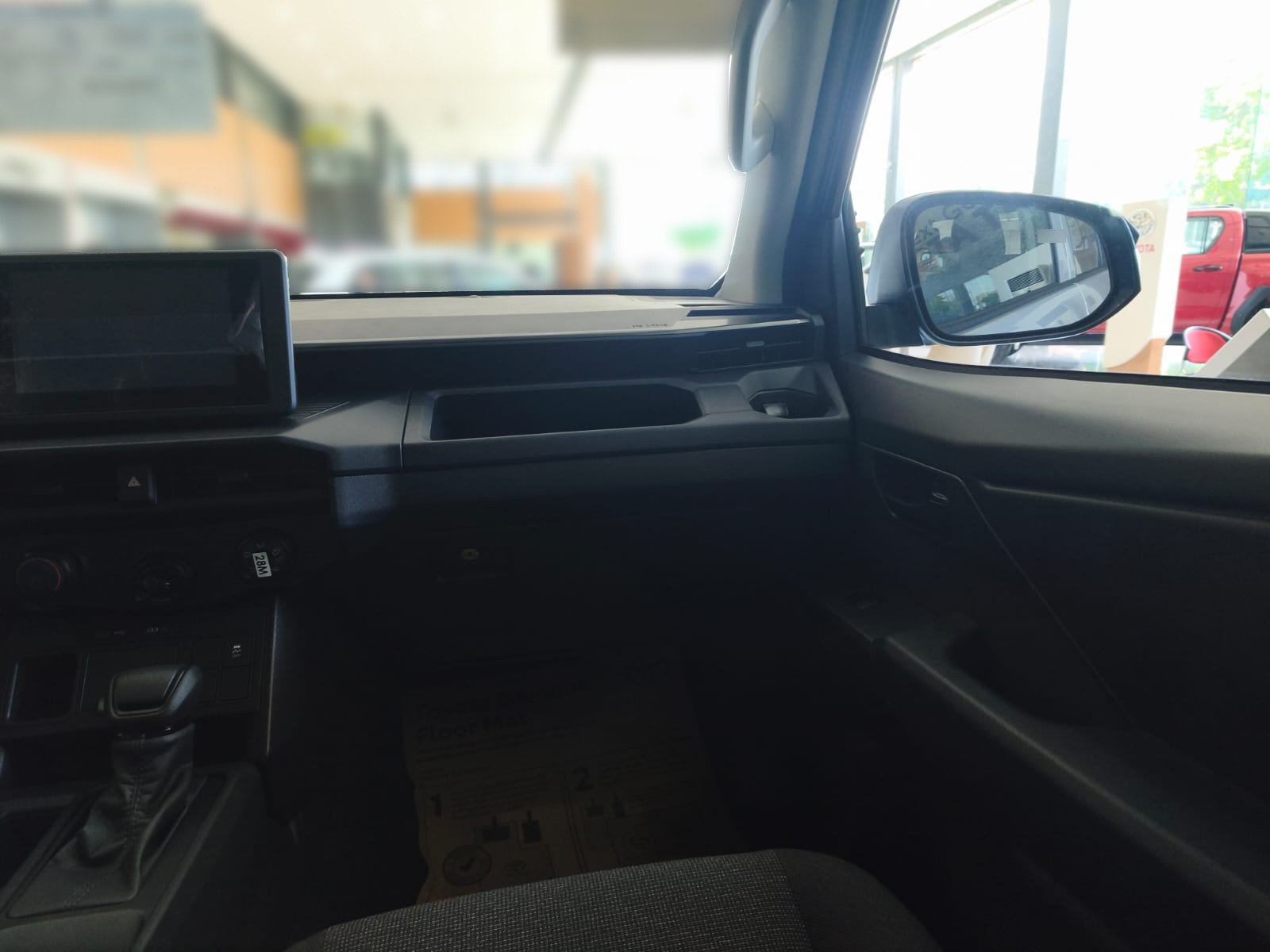 2026 TOYOTA HILUX DOUBLE CAB E 2.8 2WD AT White image 26