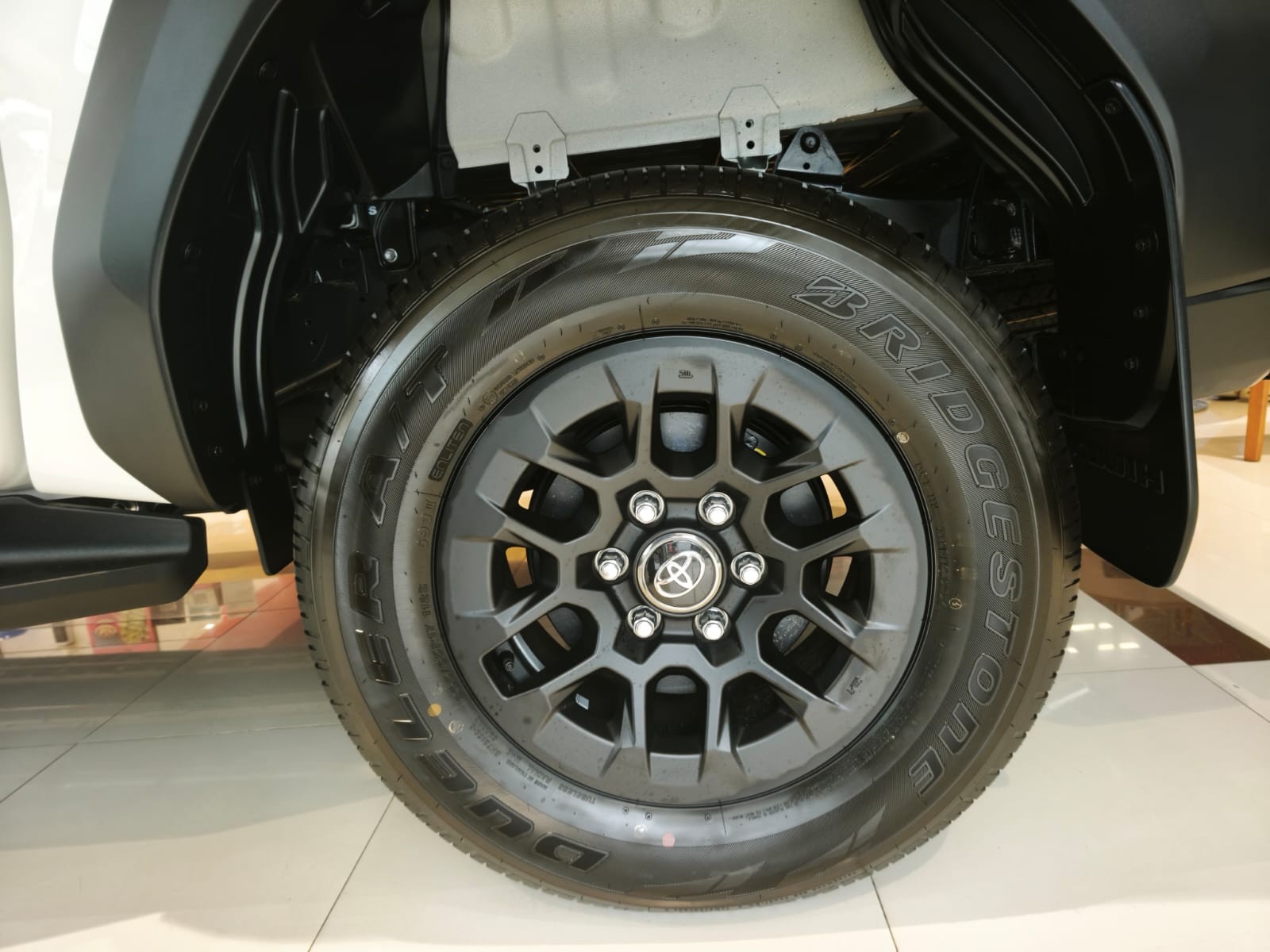 2026 TOYOTA HILUX DOUBLE CAB G 2.8 2WD AT White image 12