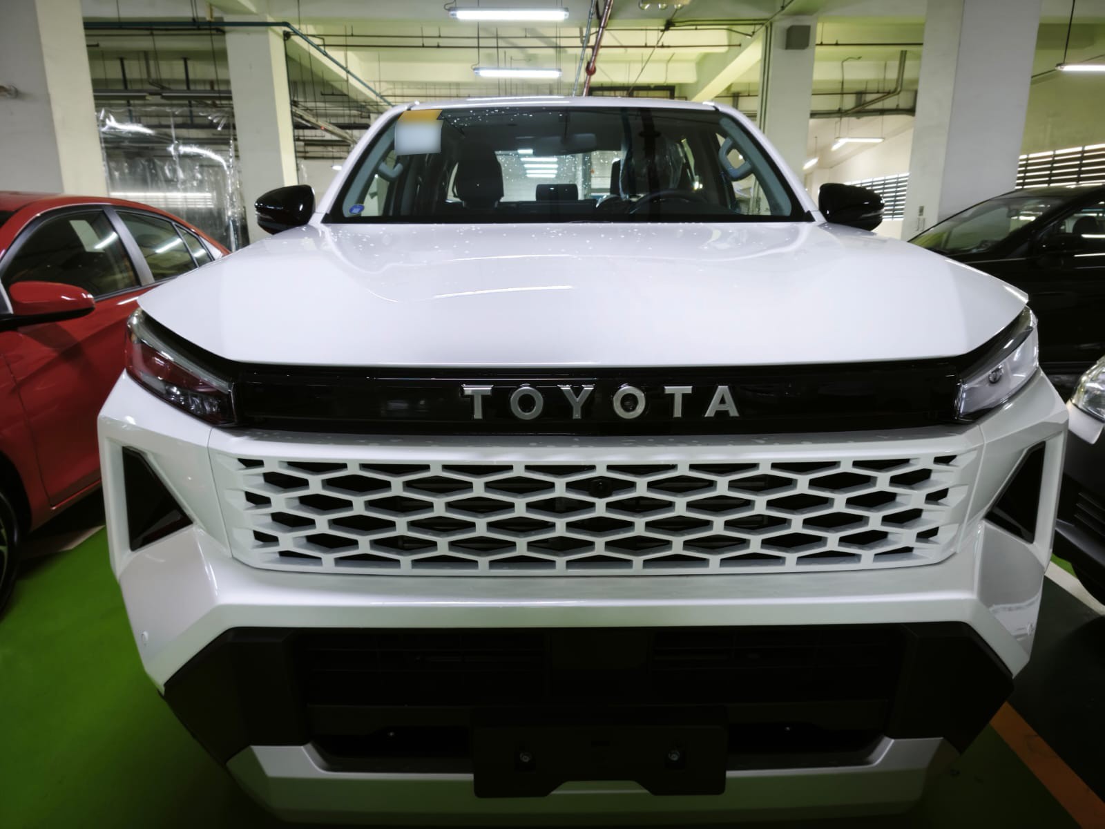 2026 TOYOTA HILUX DOUBLE CAB E 2.8 4WD MT White image 11