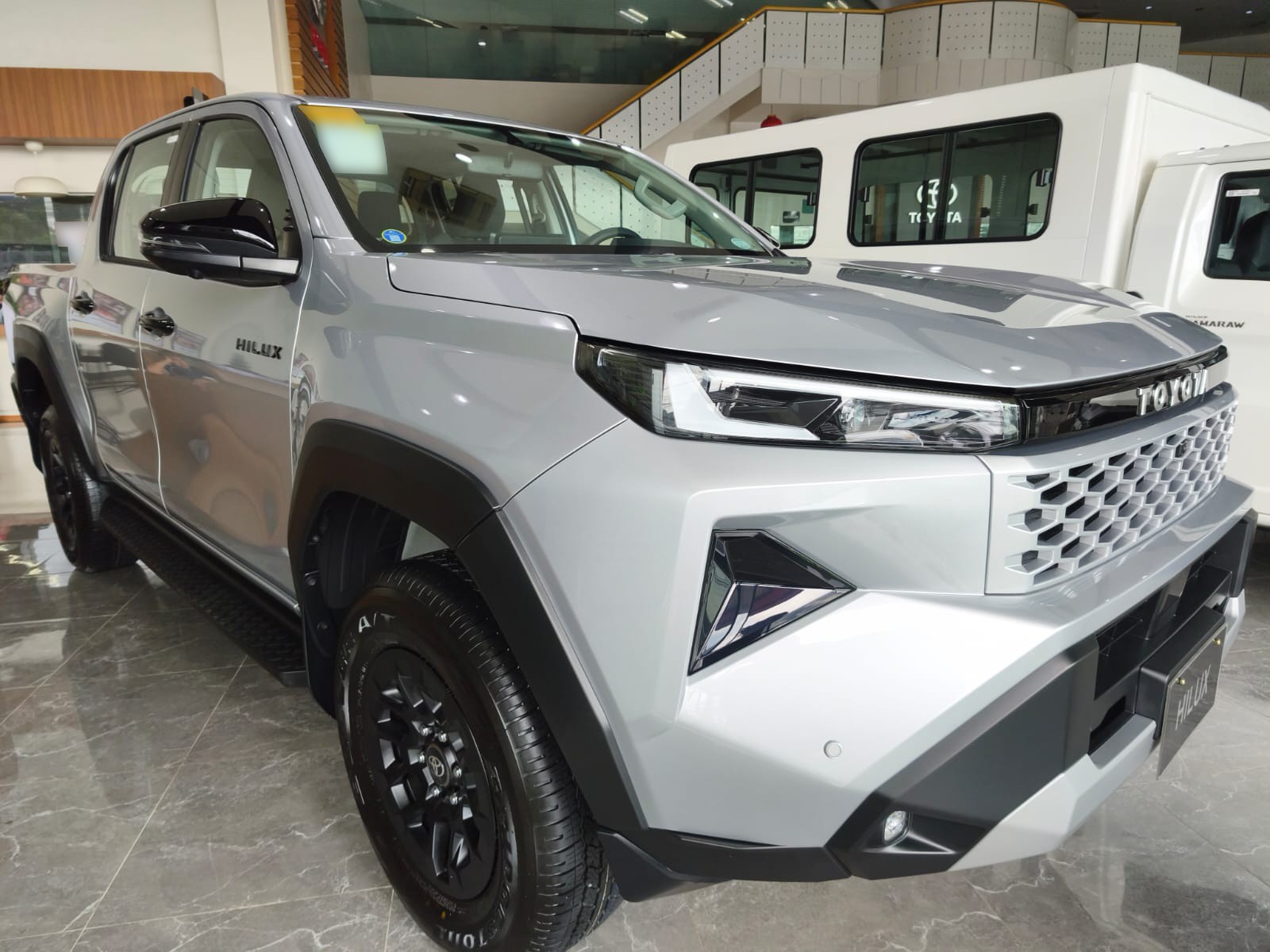 2026 TOYOTA HILUX DOUBLE CAB G 2.8 2WD AT Silver image 8