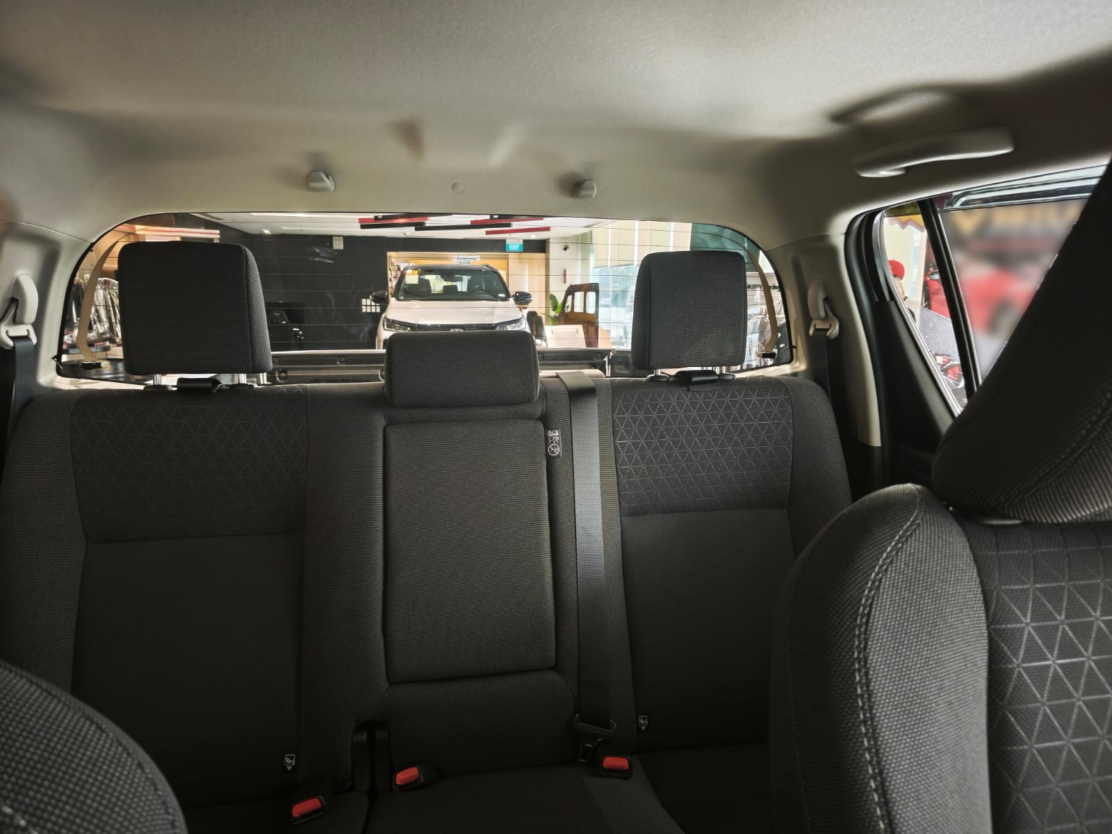 2026 TOYOTA HILUX DOUBLE CAB G 2.8 2WD AT White image 25