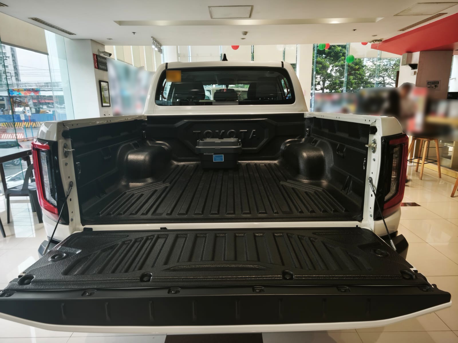 2026 TOYOTA HILUX DOUBLE CAB G 2.8 2WD AT White image 26