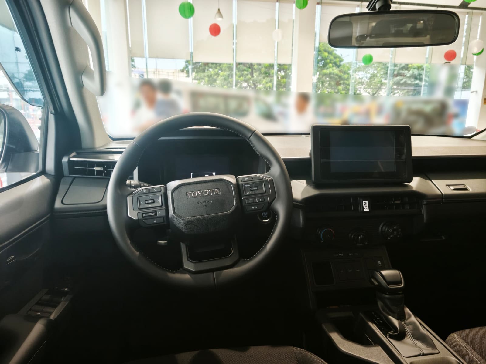 2026 TOYOTA HILUX DOUBLE CAB G 2.8 2WD AT White image 29