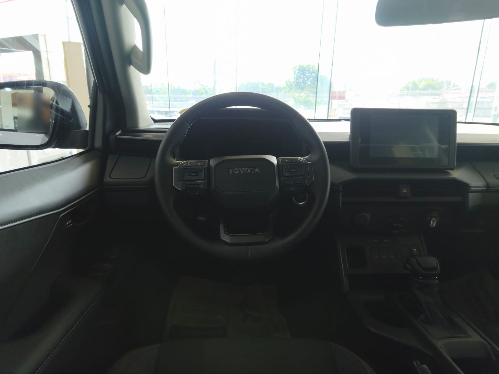 2026 TOYOTA HILUX DOUBLE CAB G 2.8 2WD AT Silver image 25