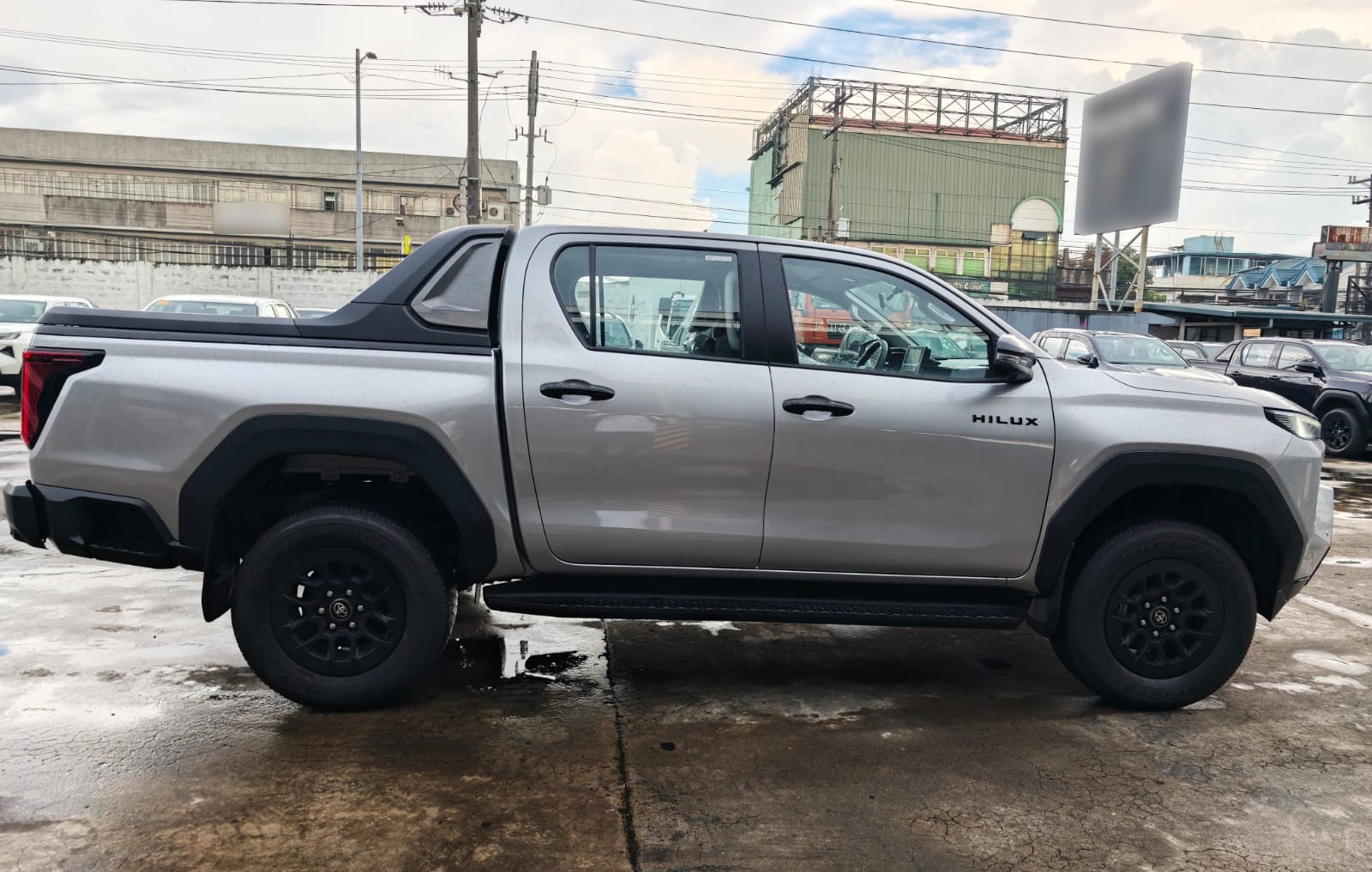 2026 TOYOTA HILUX DOUBLE CAB E 2.8 4WD MT Silver image 6