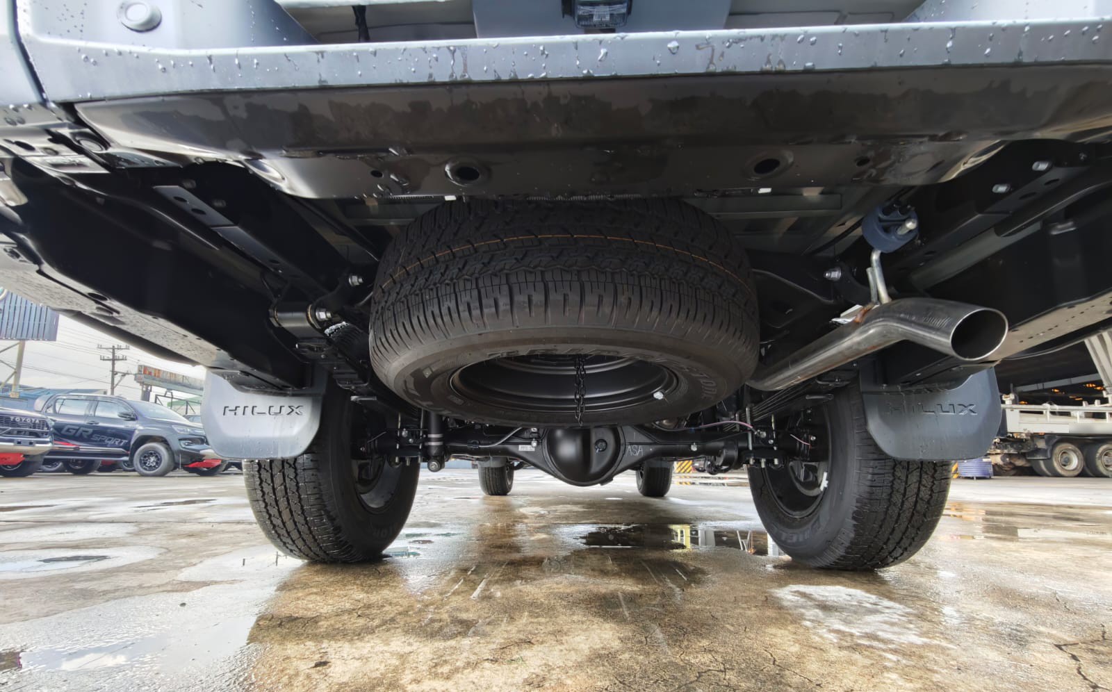 2026 TOYOTA HILUX DOUBLE CAB E 2.8 4WD MT Silver image 19