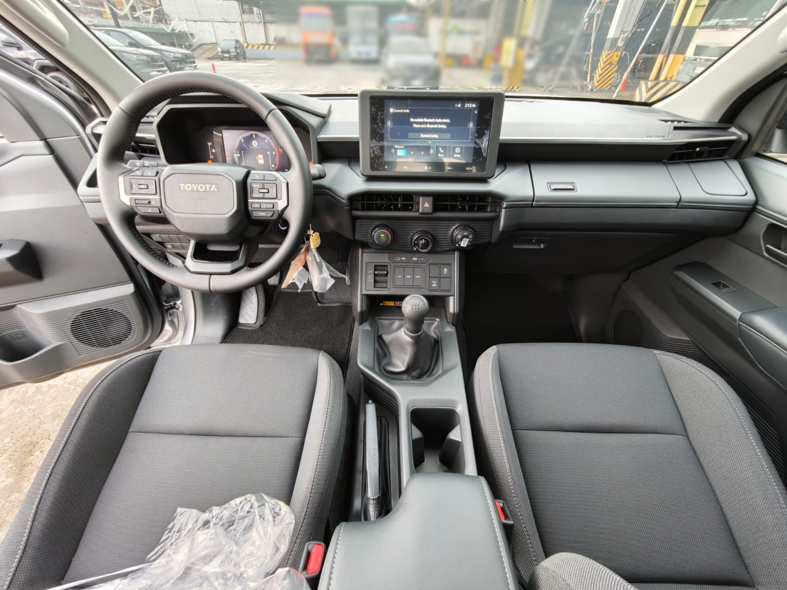 2026 TOYOTA HILUX DOUBLE CAB E 2.8 4WD MT Silver image 20