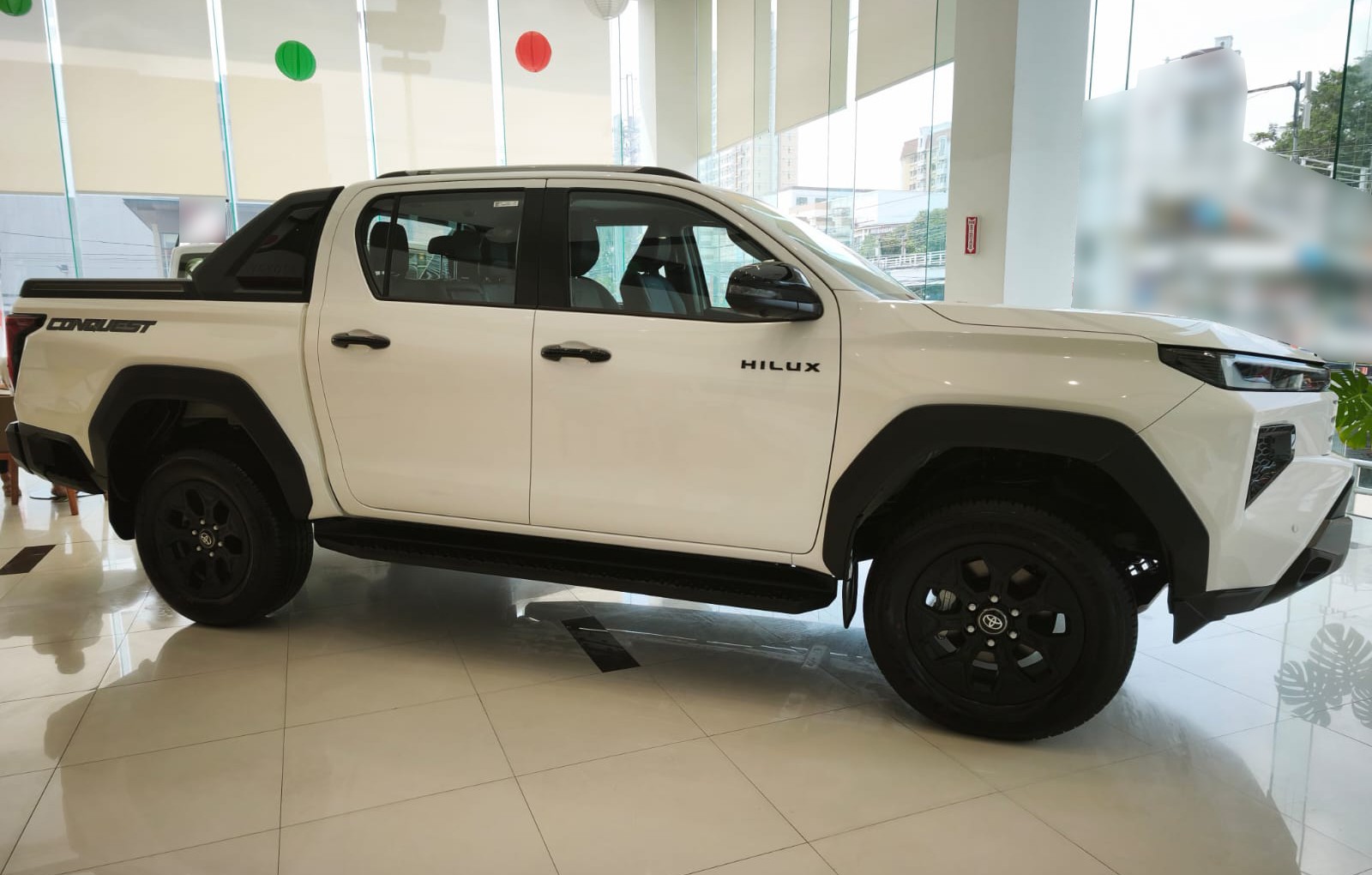 2026 TOYOTA HILUX DOUBLE CAB CONQUEST 2.8 2WD AT White image 8