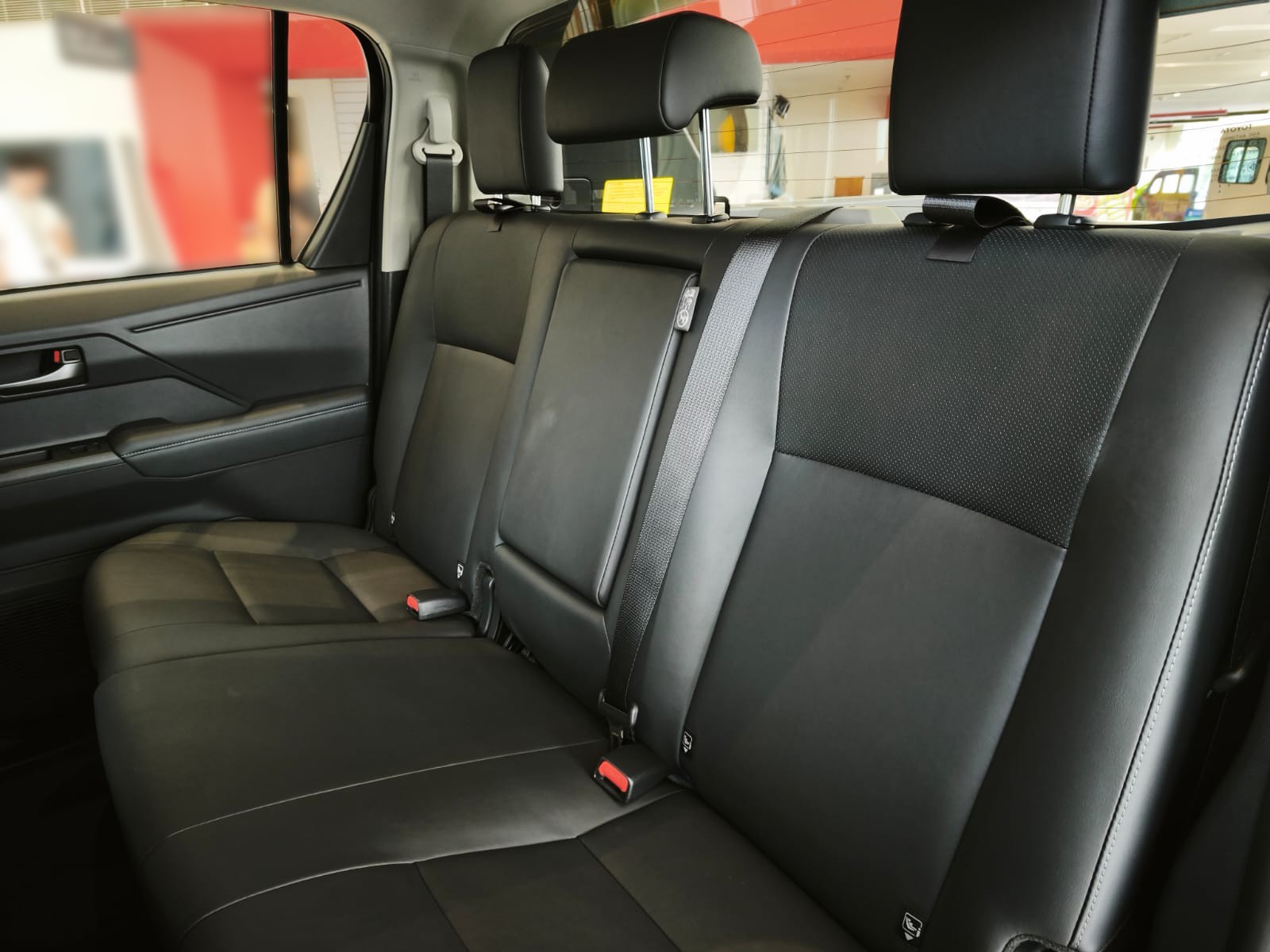 2026 TOYOTA HILUX DOUBLE CAB CONQUEST 2.8 2WD AT White image 23