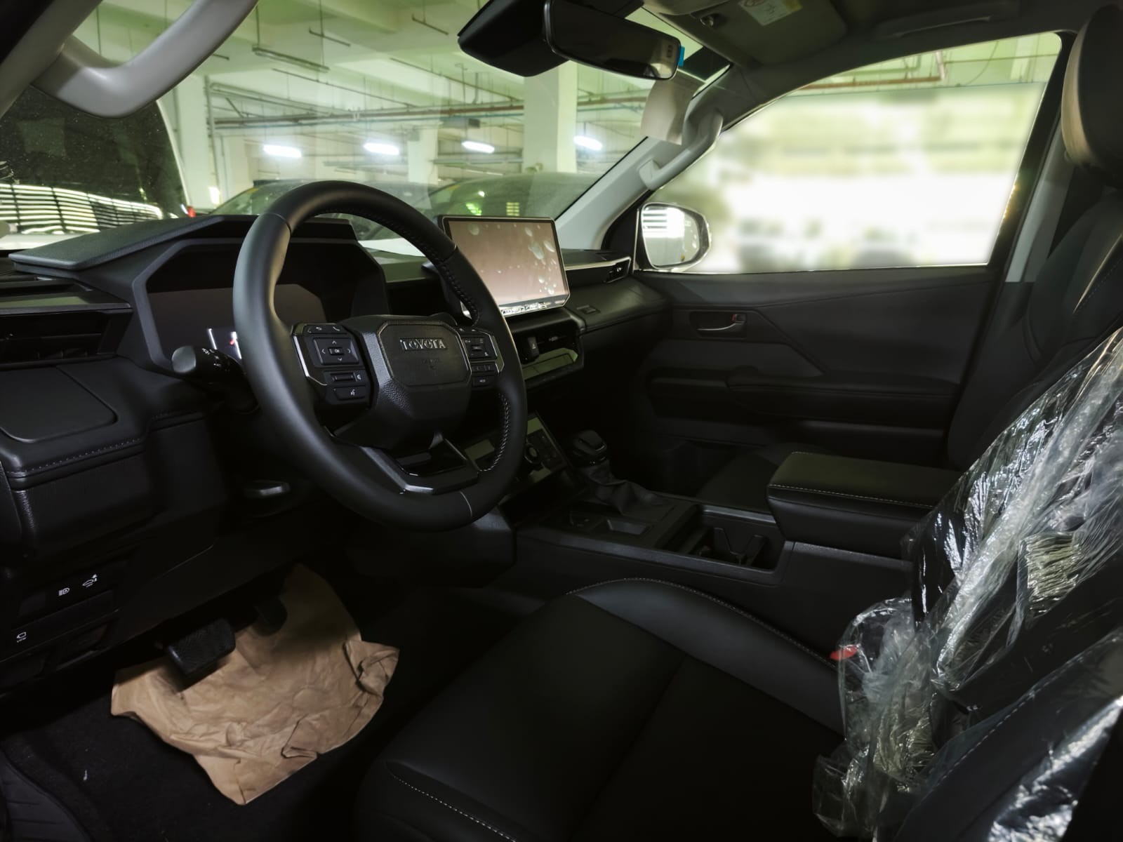2026 TOYOTA HILUX DOUBLE CAB CONQUEST 2.8 4WD AT Black image 20