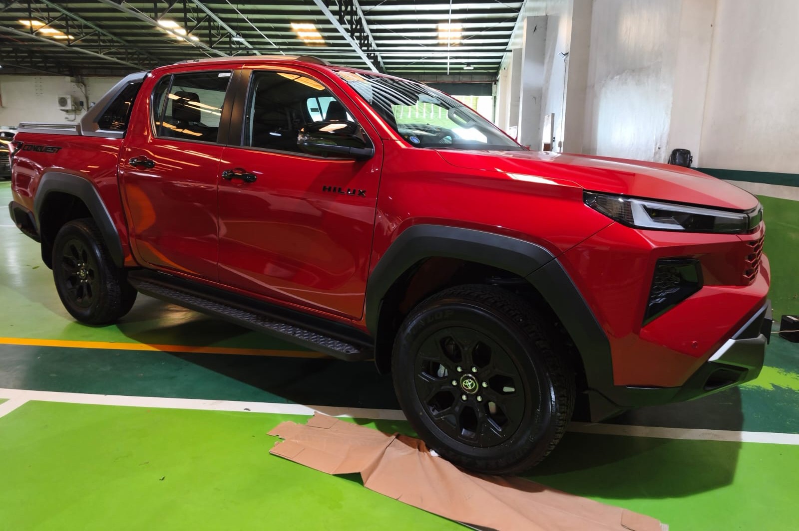 2026 TOYOTA HILUX DOUBLE CAB CONQUEST 2.8 4WD AT Red image 8