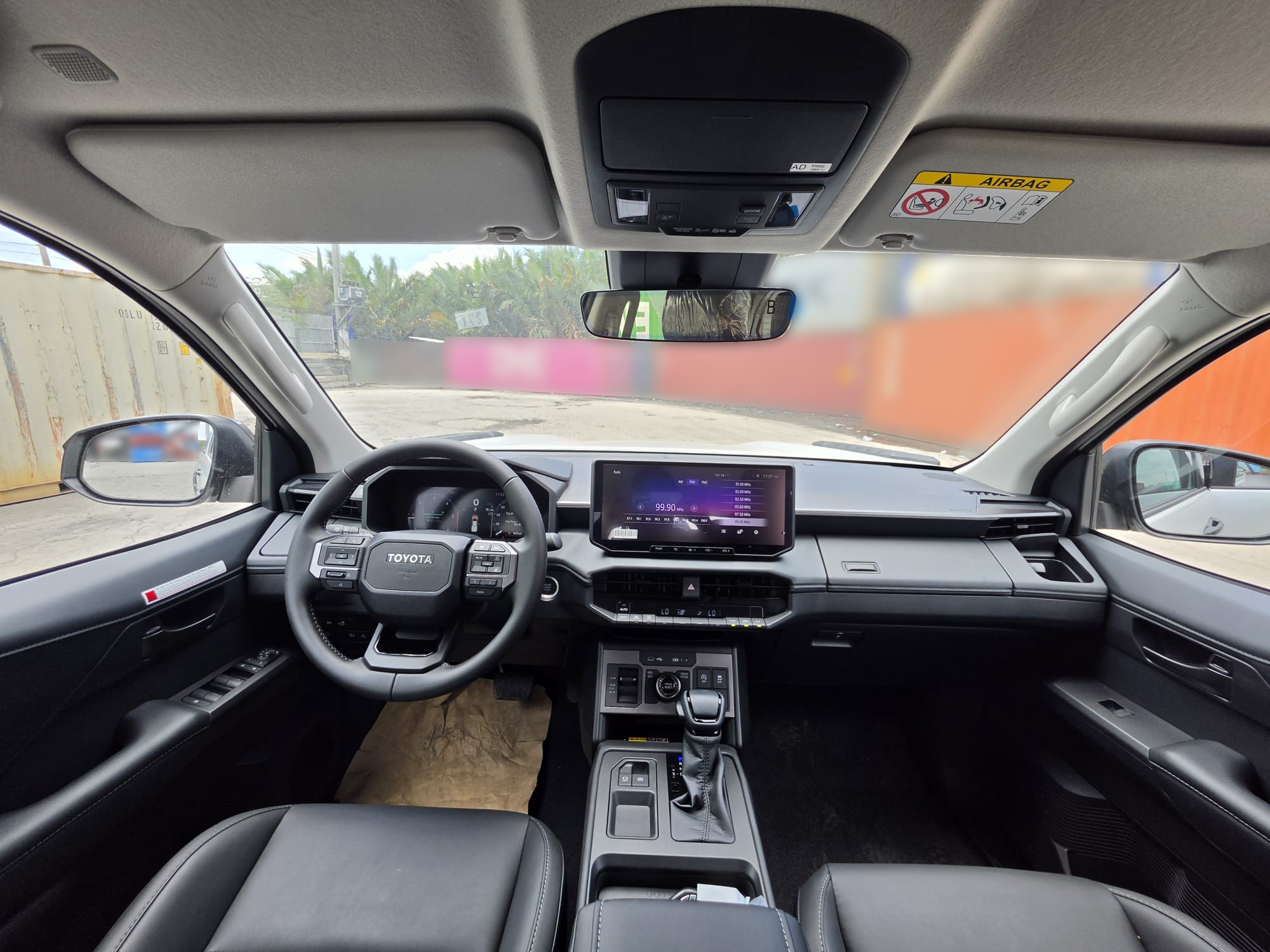 2026 TOYOTA HILUX DOUBLE CAB TRAILHUNTER 2.8 4WD AT White image 25