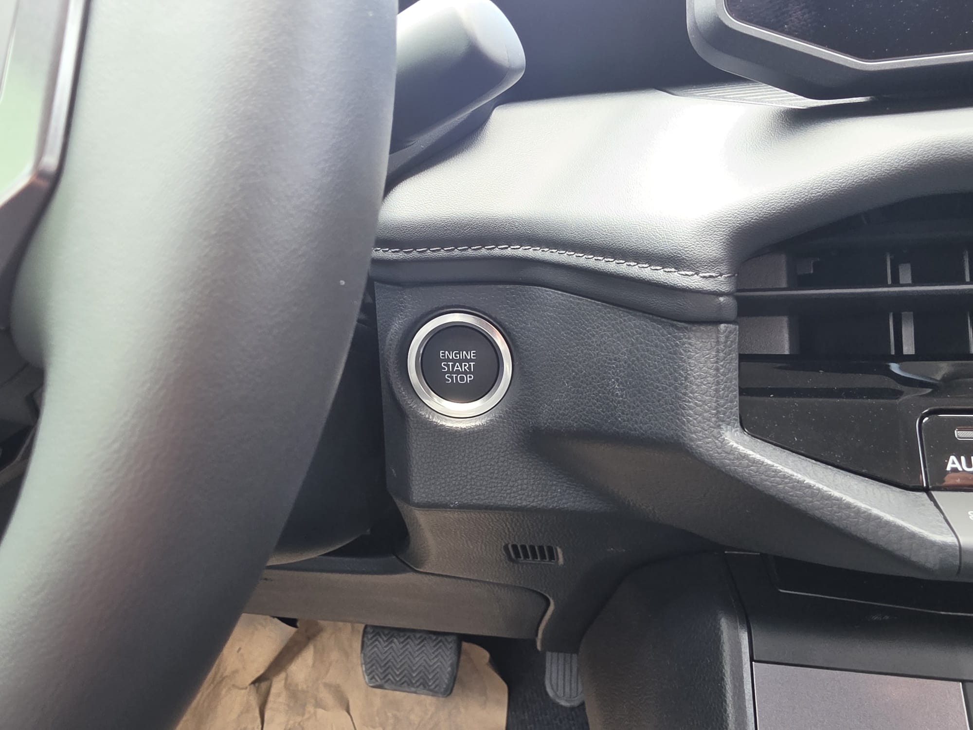 2026 TOYOTA HILUX DOUBLE CAB TRAILHUNTER 2.8 4WD AT White image 29