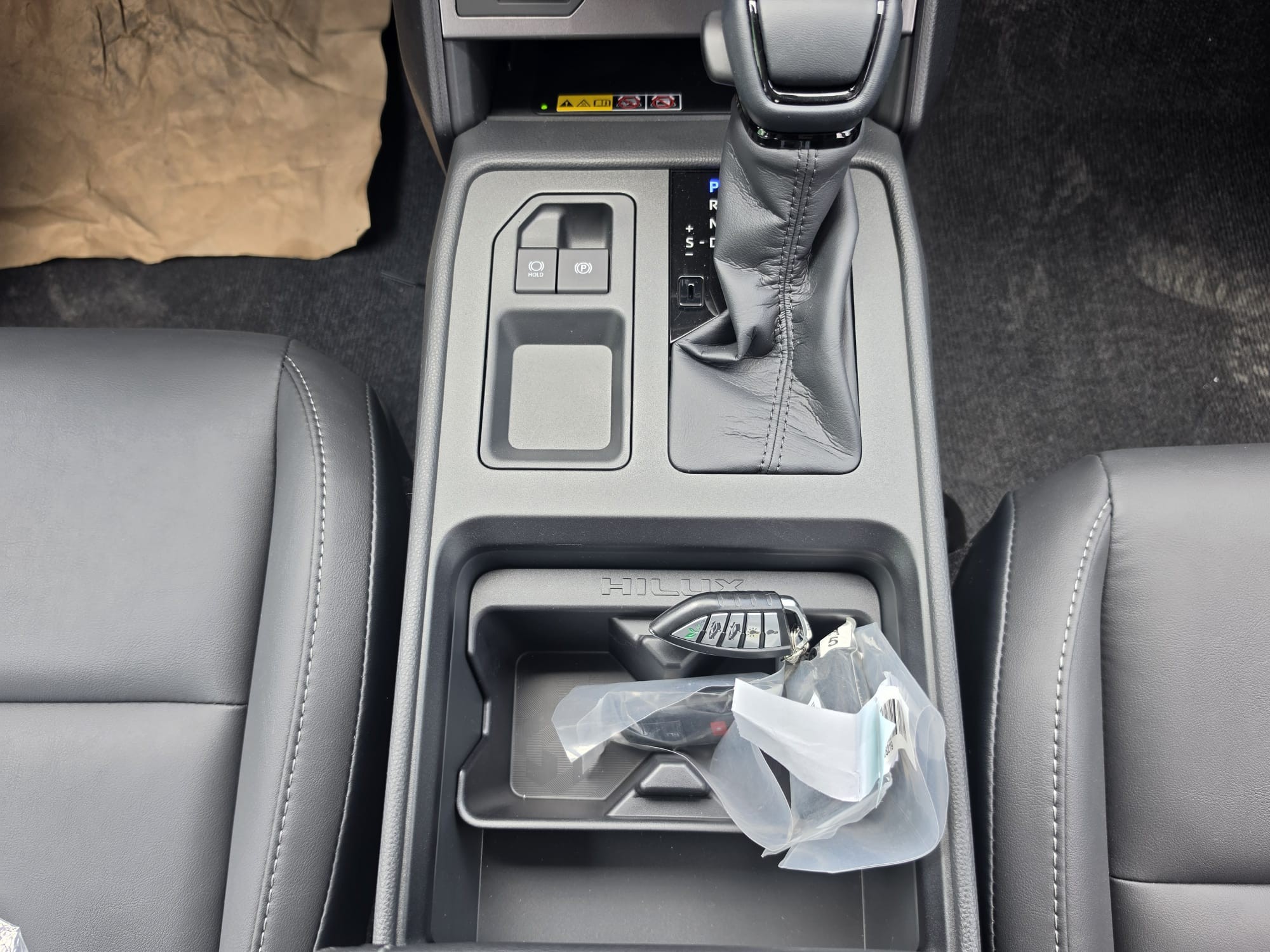 2026 TOYOTA HILUX DOUBLE CAB TRAILHUNTER 2.8 4WD AT White image 33