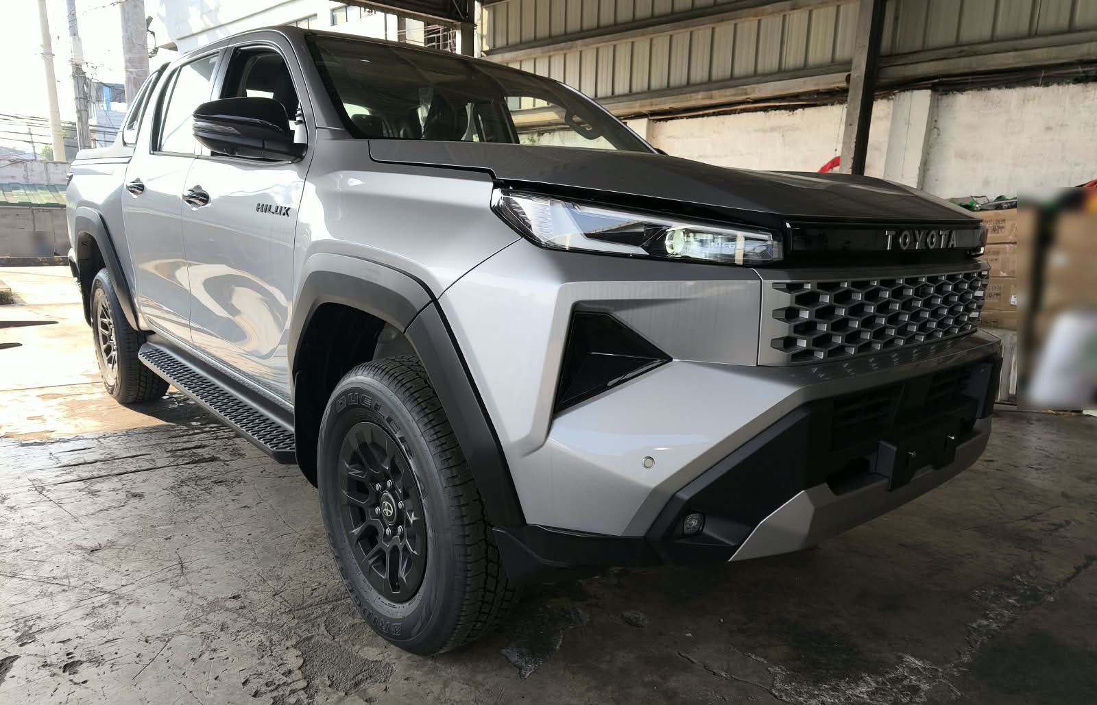 2026 TOYOTA HILUX DOUBLE CAB E 2.8 4WD MT Silver image 7