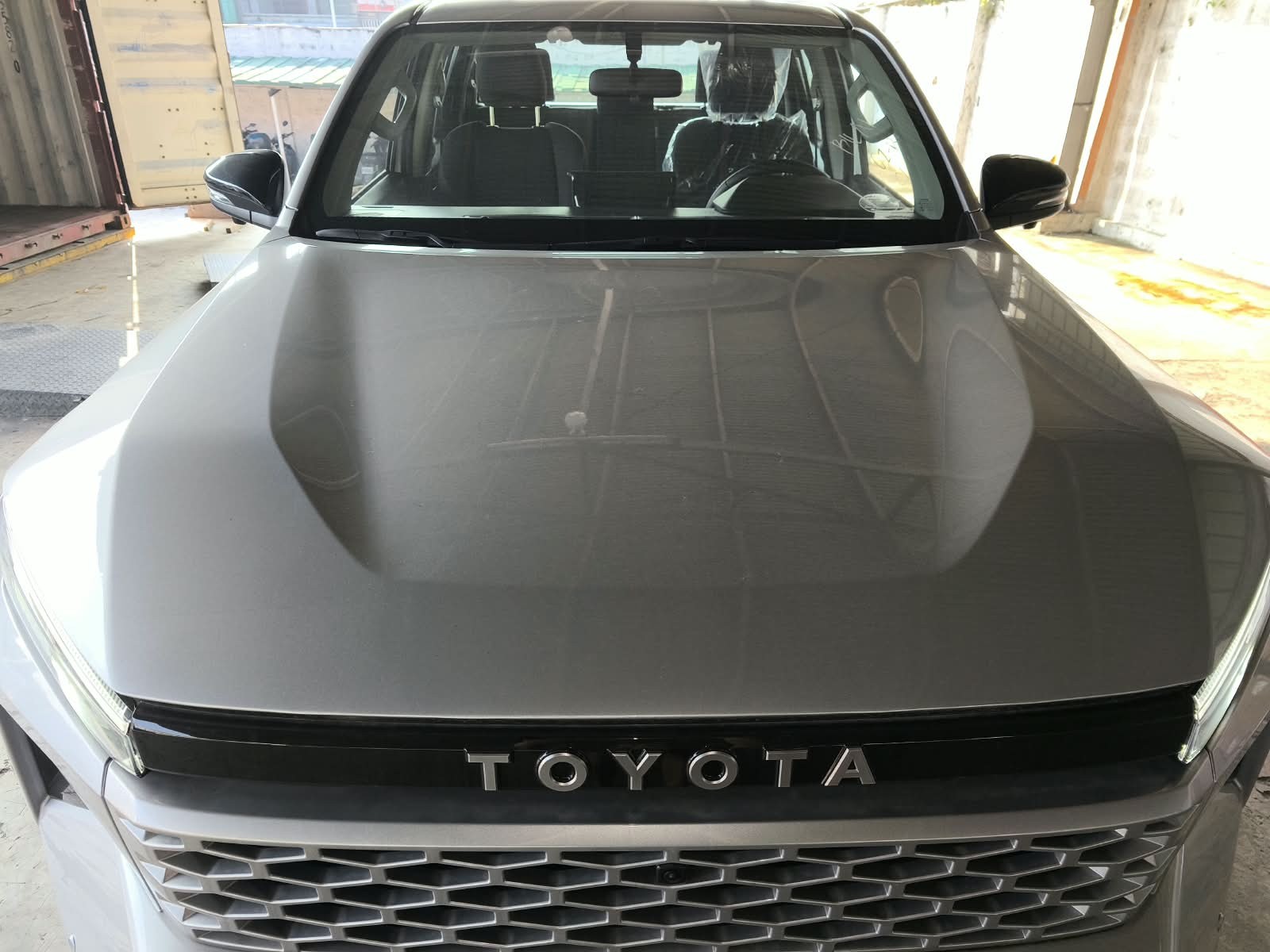 2026 TOYOTA HILUX DOUBLE CAB E 2.8 4WD MT Silver image 9