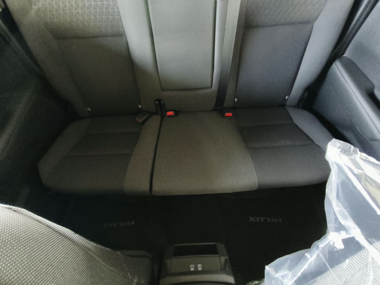 2026 TOYOTA HILUX DOUBLE CAB E 2.8 4WD MT White image 15