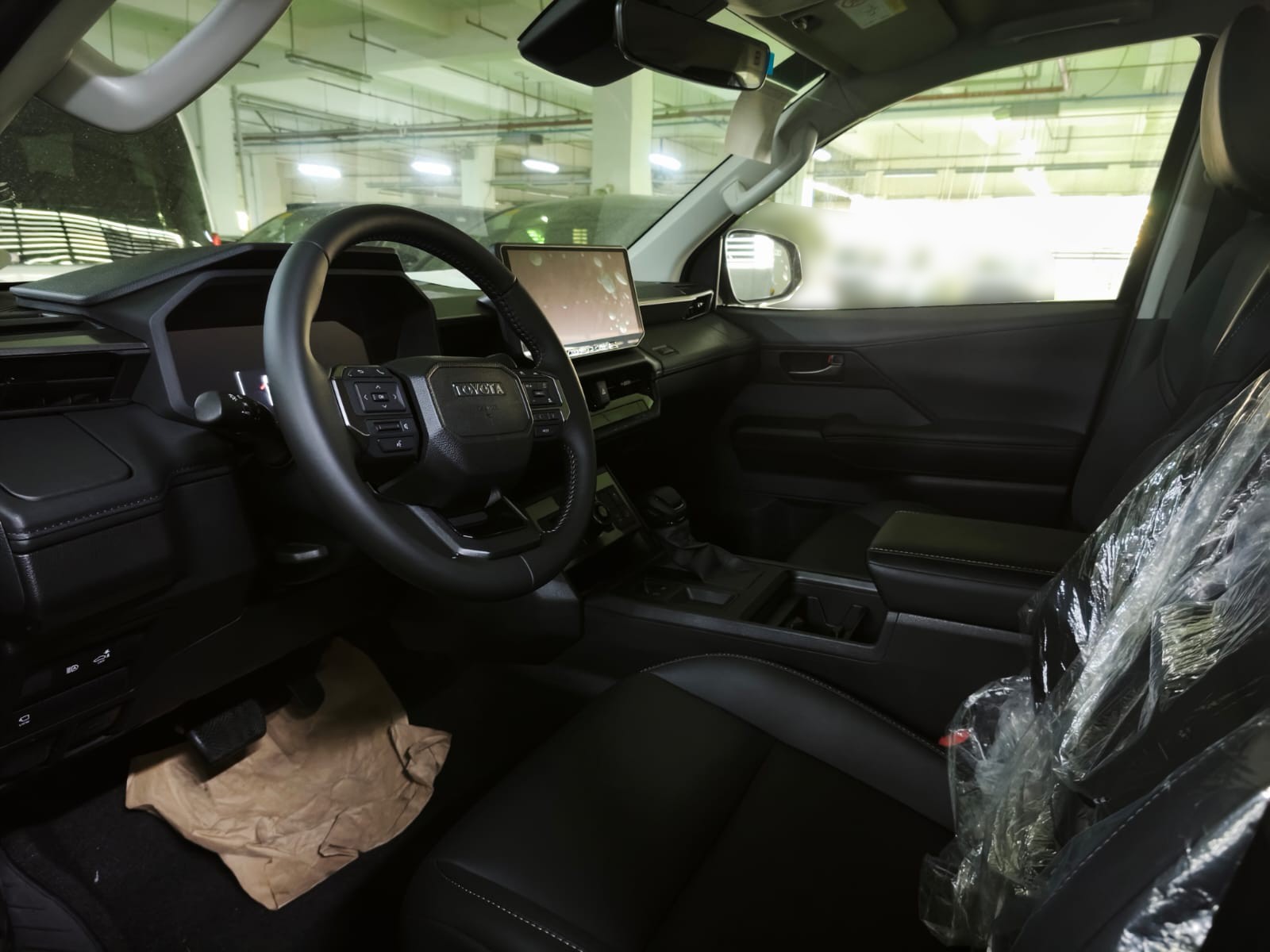 2026 TOYOTA HILUX DOUBLE CAB CONQUEST 2.8 4WD AT Black image 19