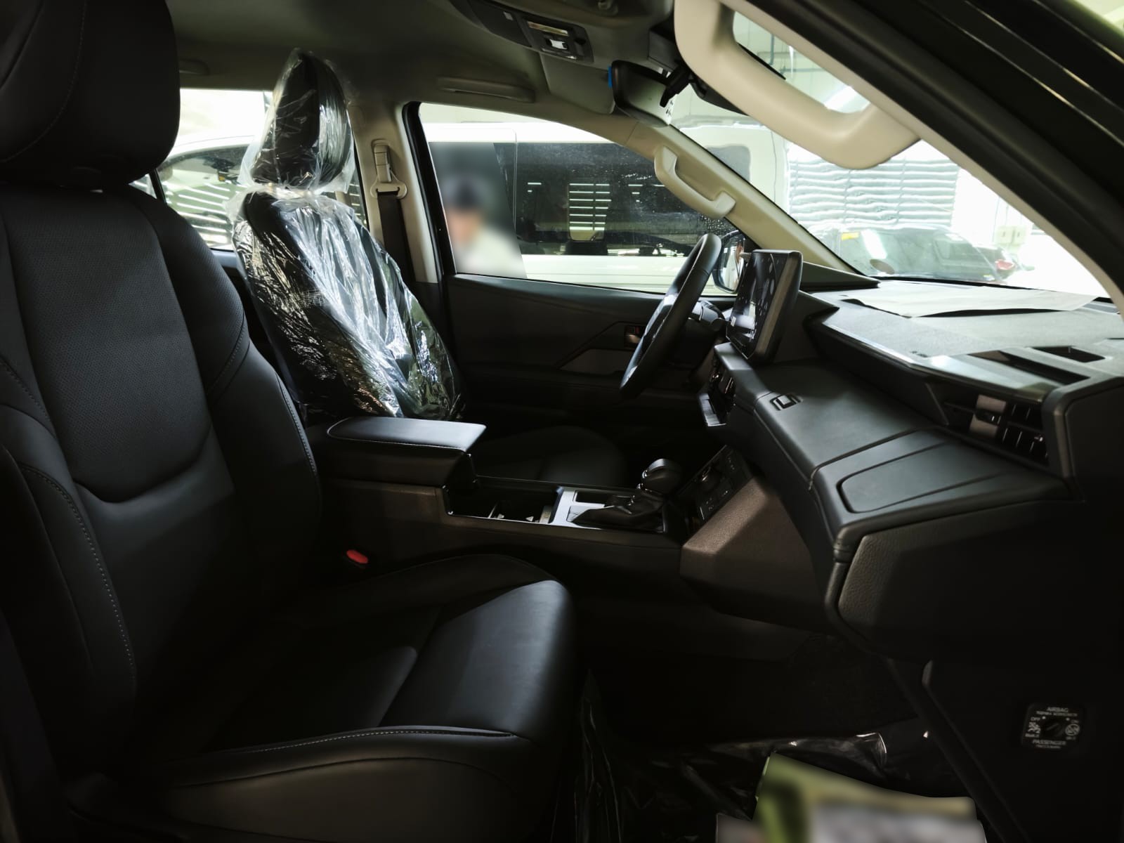 2026 TOYOTA HILUX DOUBLE CAB CONQUEST 2.8 4WD AT Black image 20