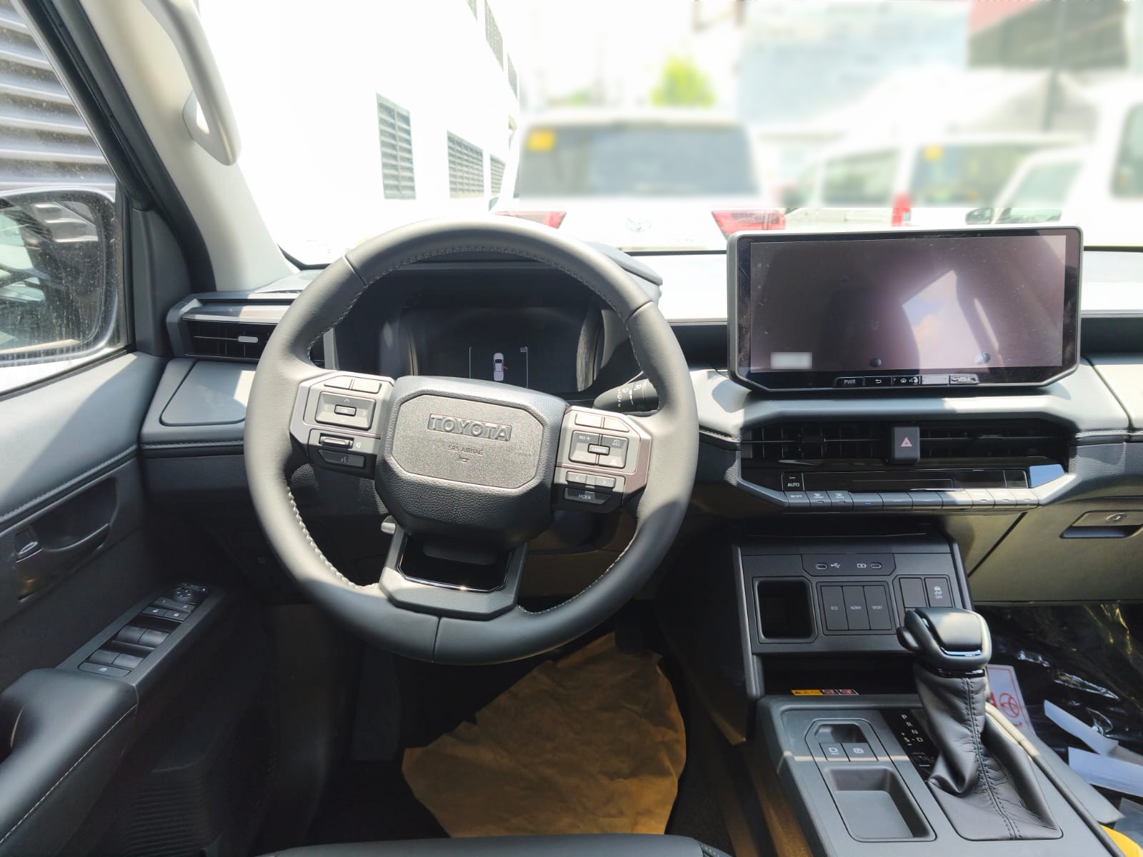2026 TOYOTA HILUX DOUBLE CAB CONQUEST 2.8 2WD AT Black image 27