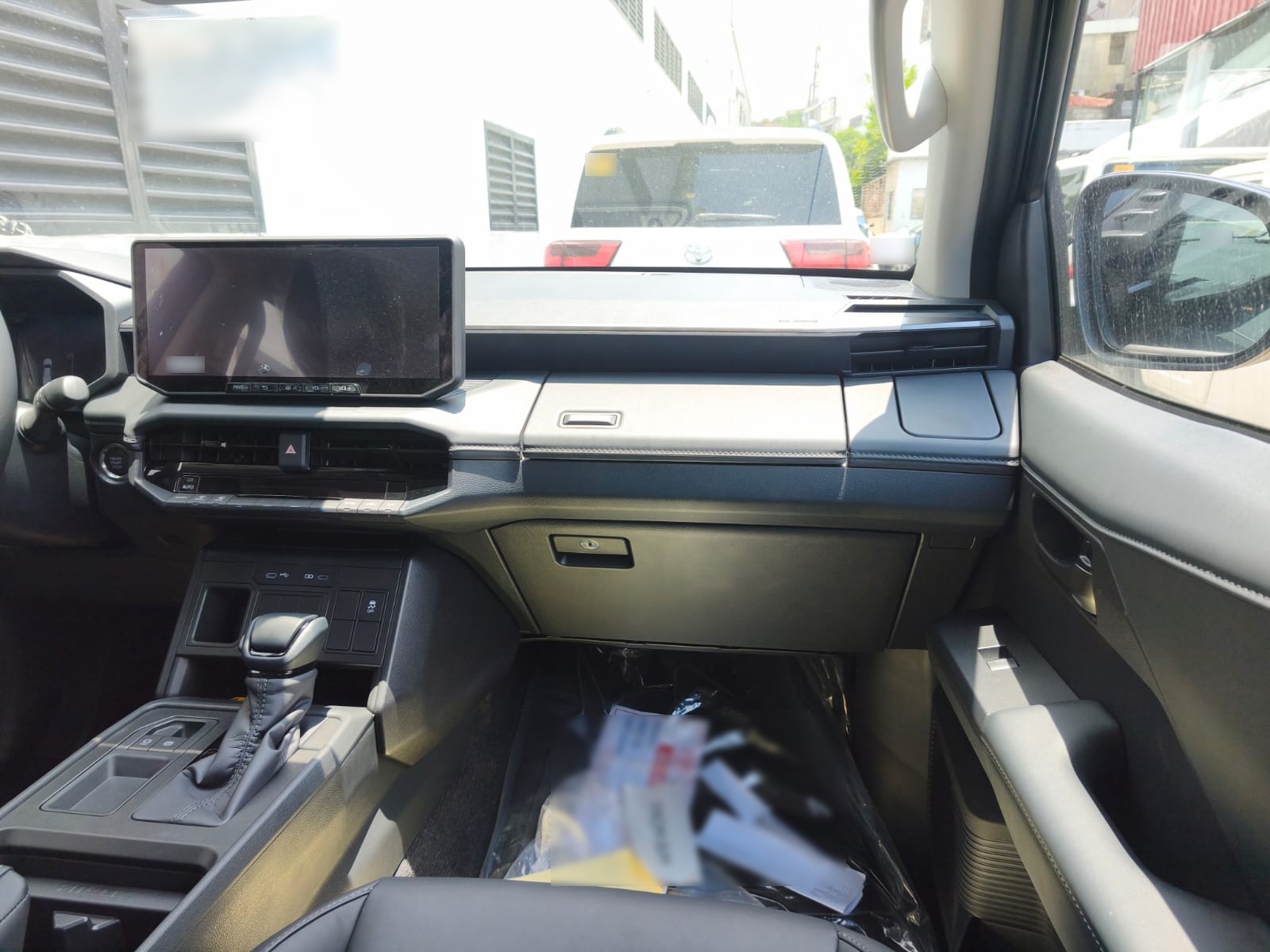 2026 TOYOTA HILUX DOUBLE CAB CONQUEST 2.8 2WD AT Black image 28