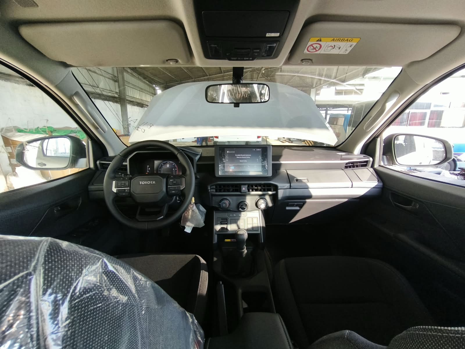 2026 TOYOTA HILUX DOUBLE CAB E 2.8 4WD MT Silver image 21