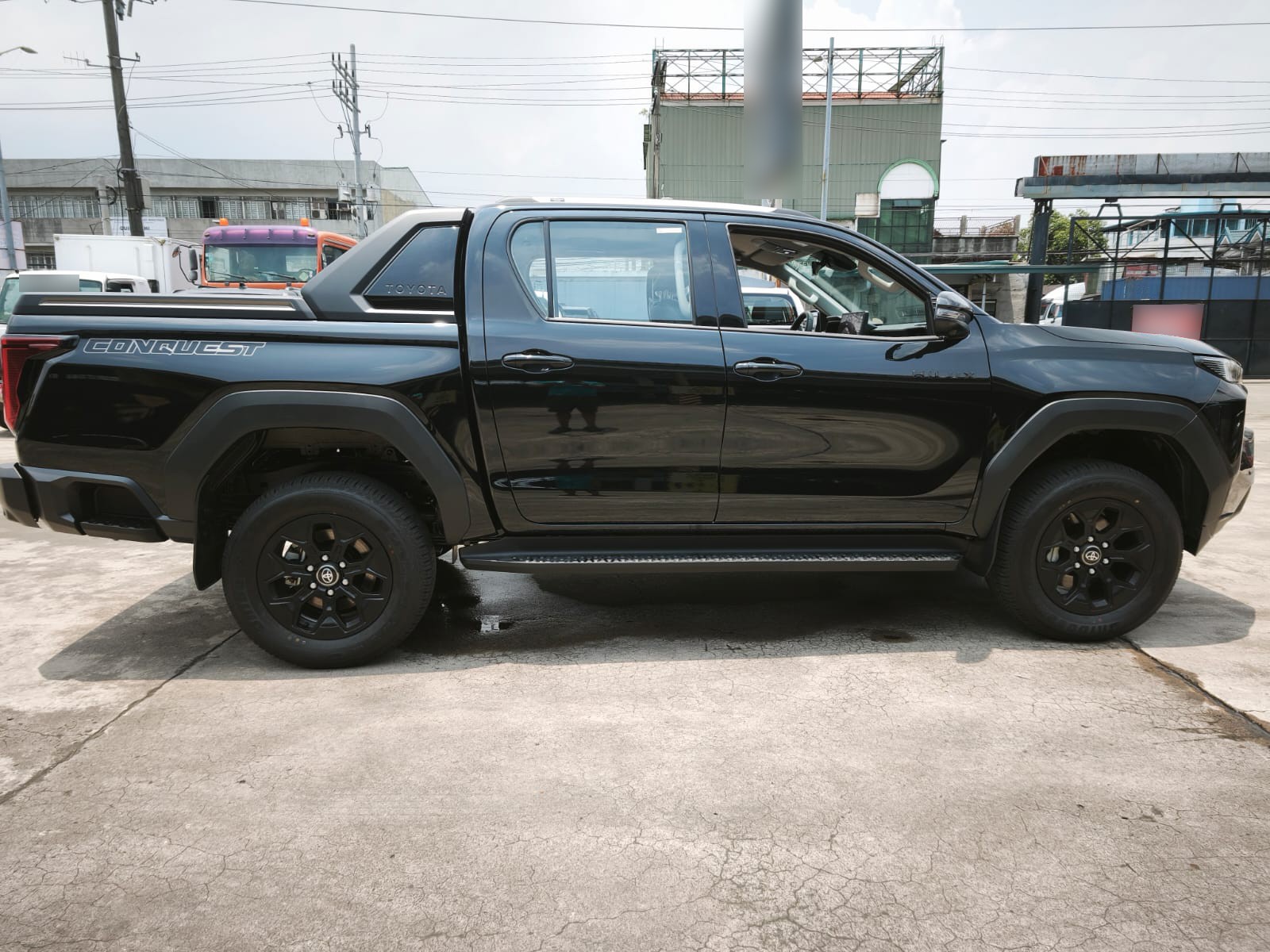 2026 TOYOTA HILUX DOUBLE CAB CONQUEST 2.8 4WD AT Black image 6